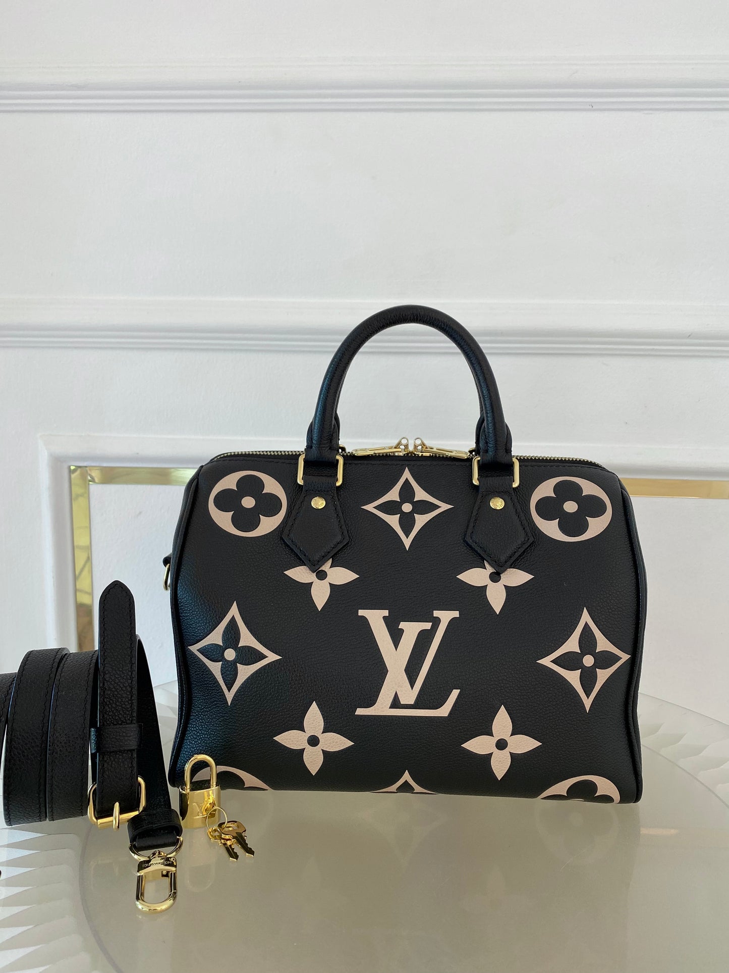 LOUIS VUITTON Speedy Bandouliere 25 Empreinte Leather Black