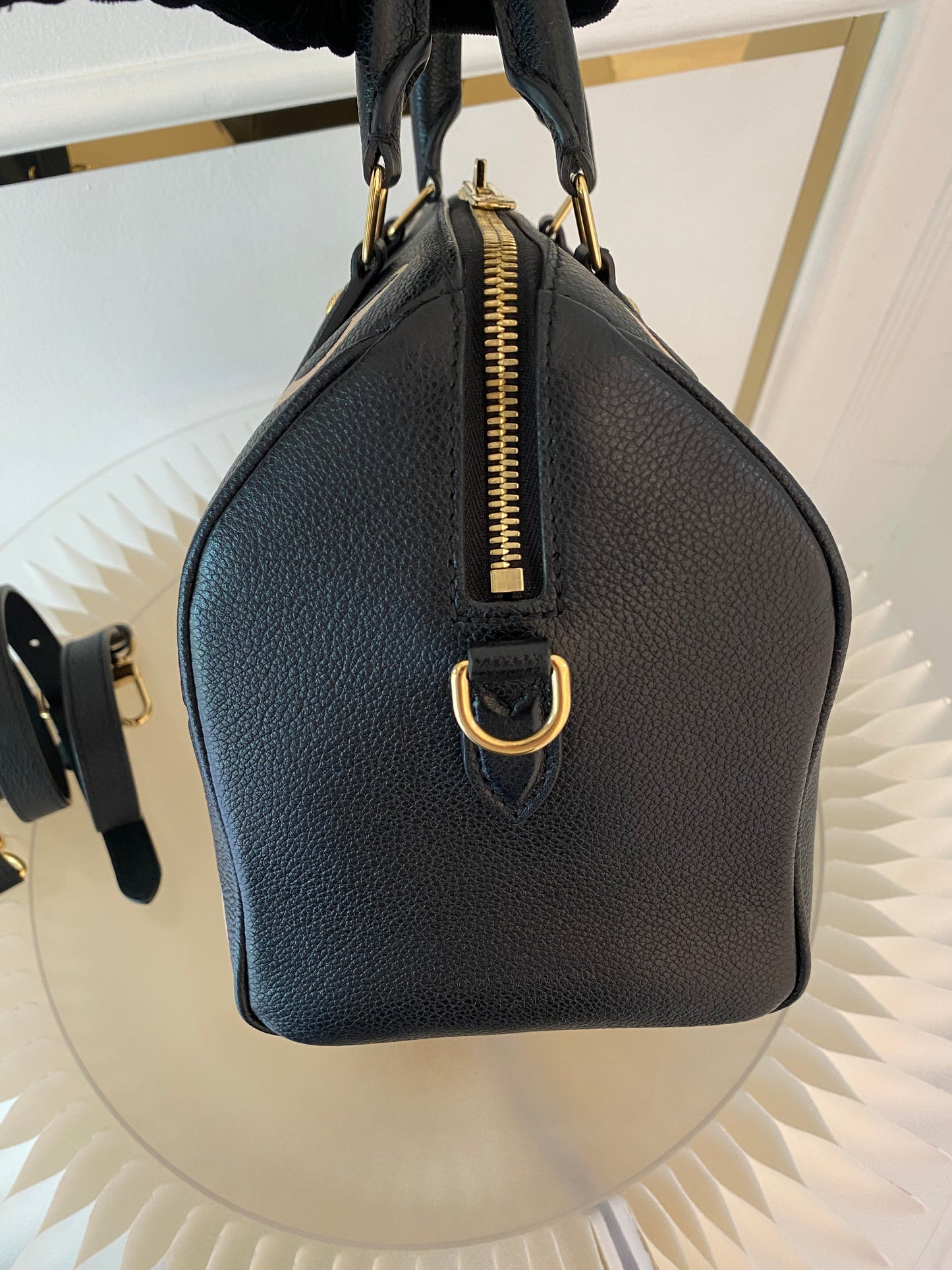 LOUIS VUITTON Speedy Bandouliere 25 Empreinte Leather Black