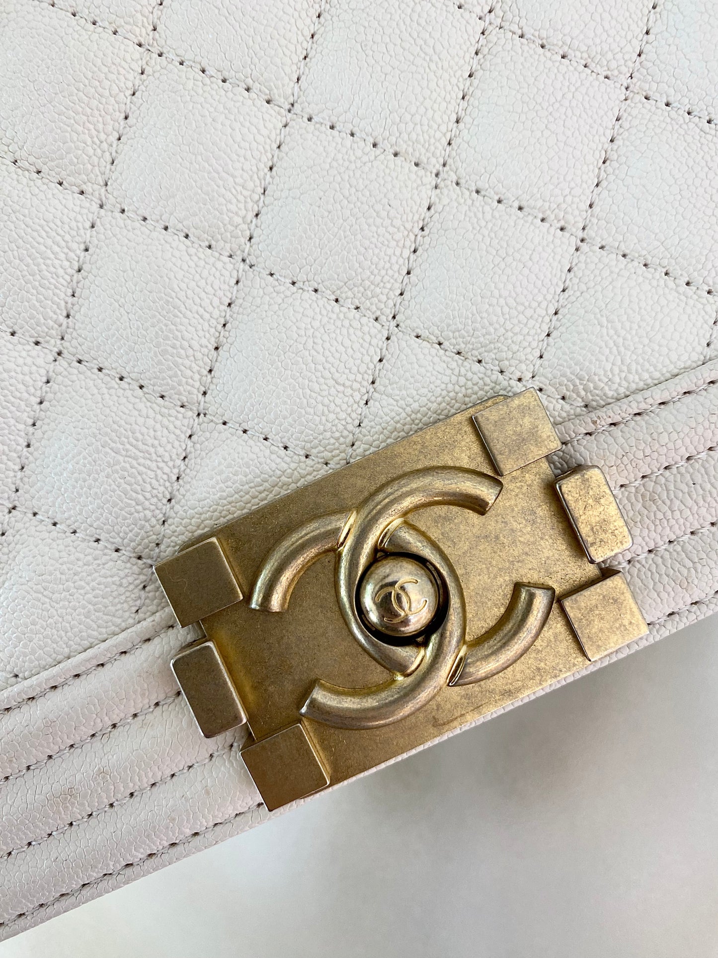 CHANEL Leboy Caviar Old Medium White GHW