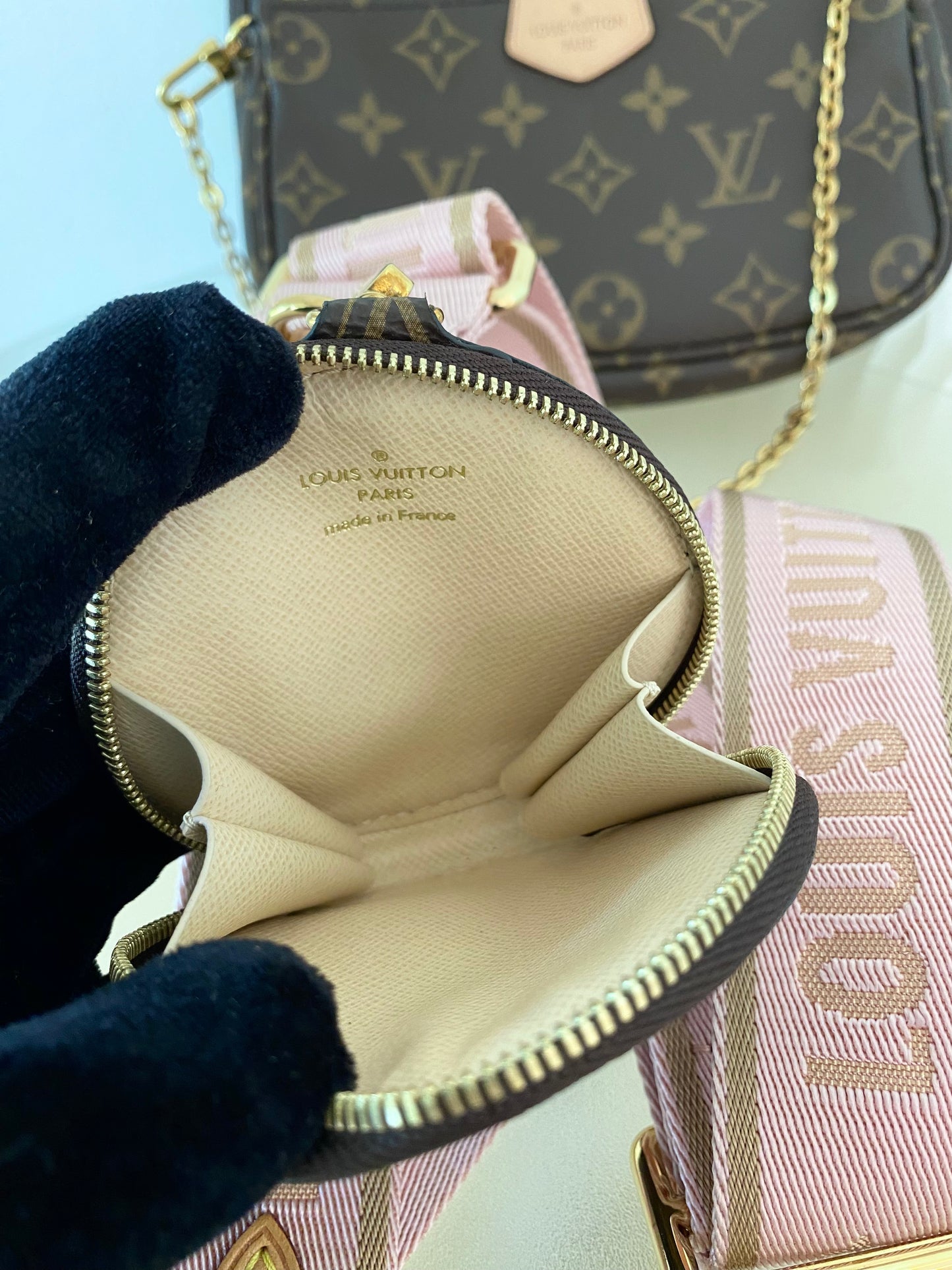 LOUIS VUITTON Multi Pochette Monogram Pink Strap