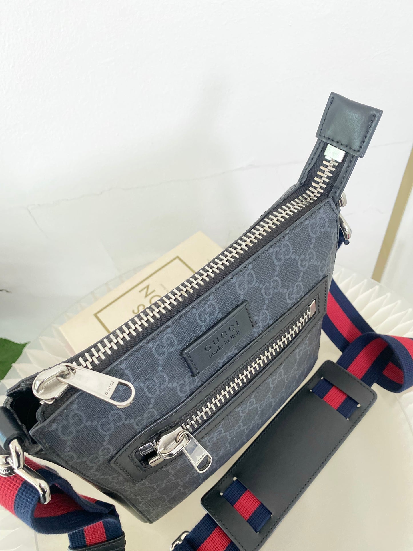 Gg Supreme Small Black Messenger Bag