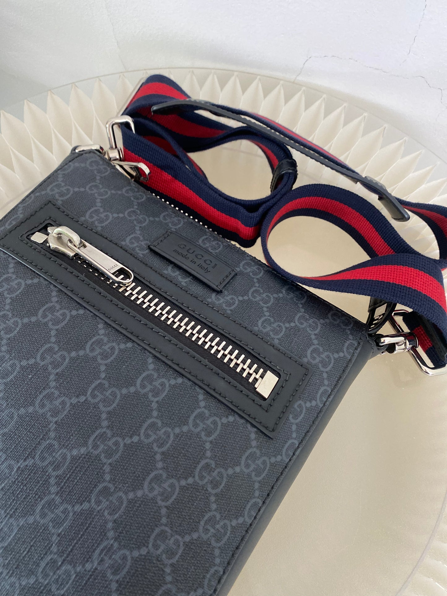 Gg Supreme Small Black Messenger Bag