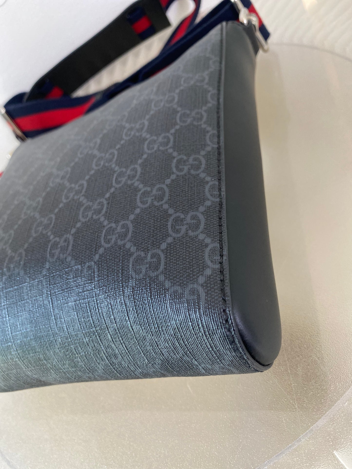 Gg Supreme Small Black Messenger Bag