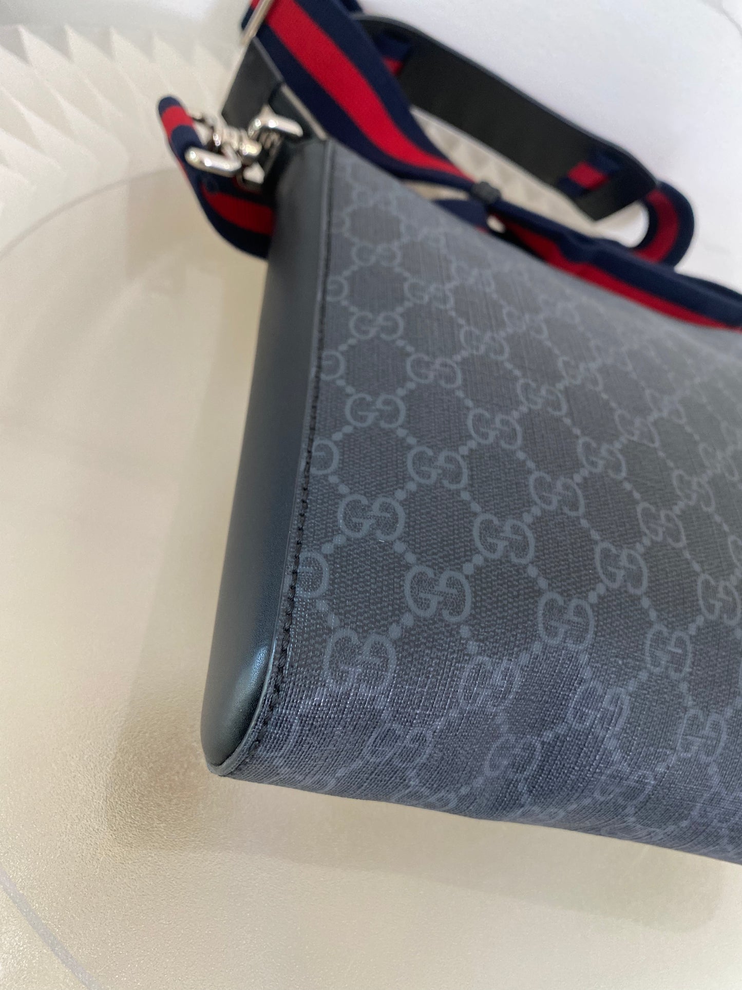 Gg Supreme Small Black Messenger Bag