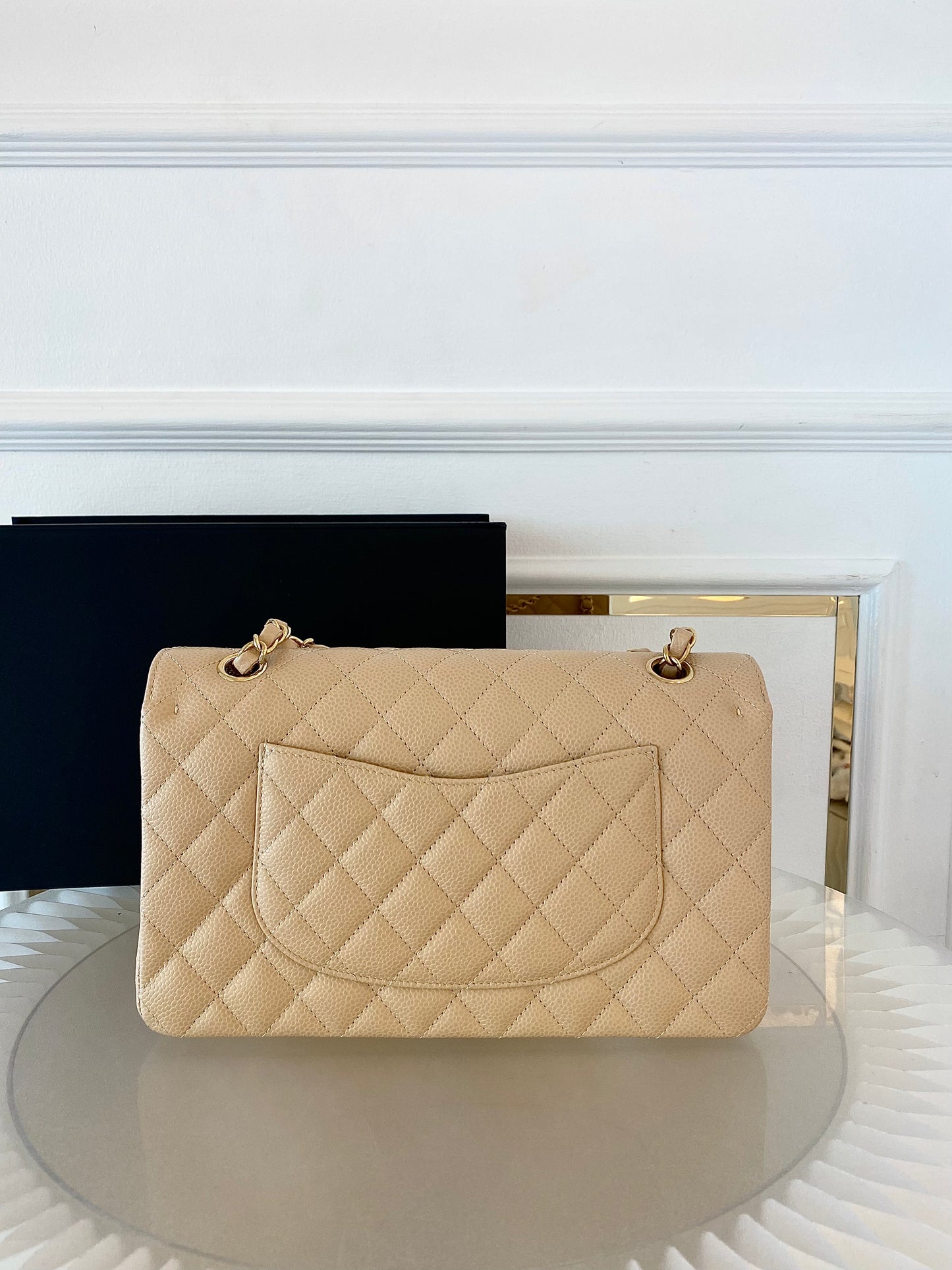 CHANELMedium Classic Double Flap Beige GHW