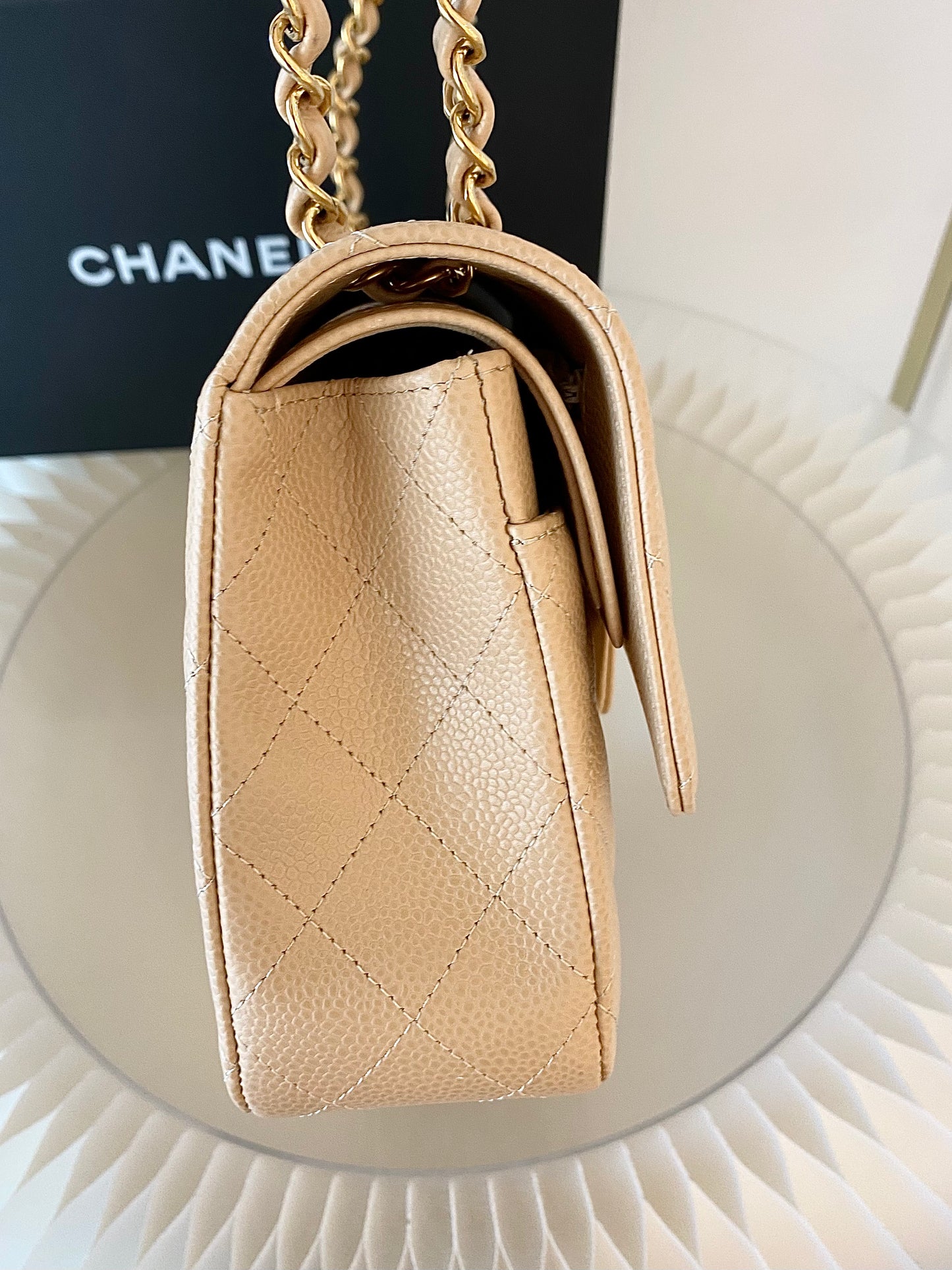 CHANELMedium Classic Double Flap Beige GHW