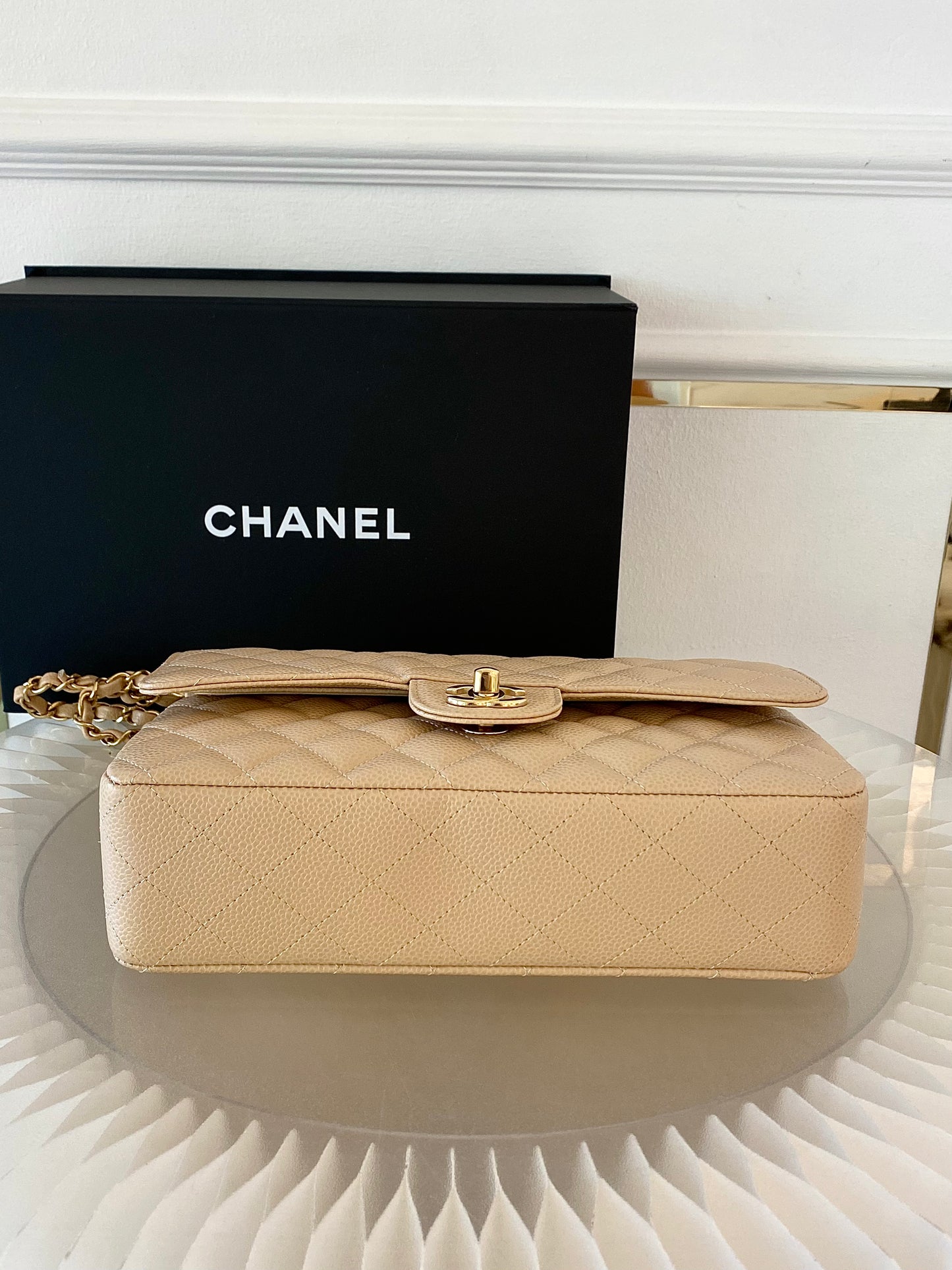 CHANELMedium Classic Double Flap Beige GHW