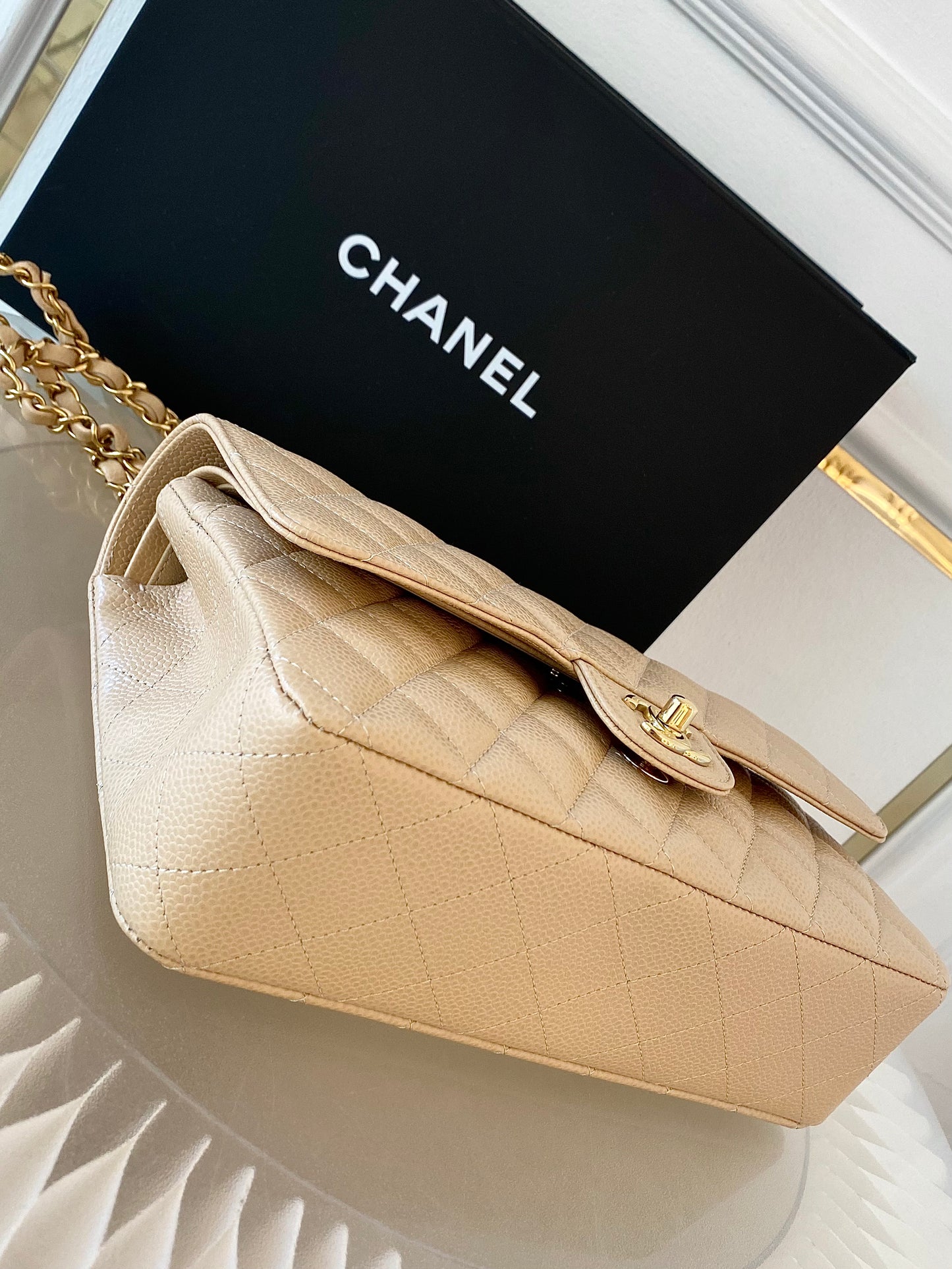 CHANELMedium Classic Double Flap Beige GHW
