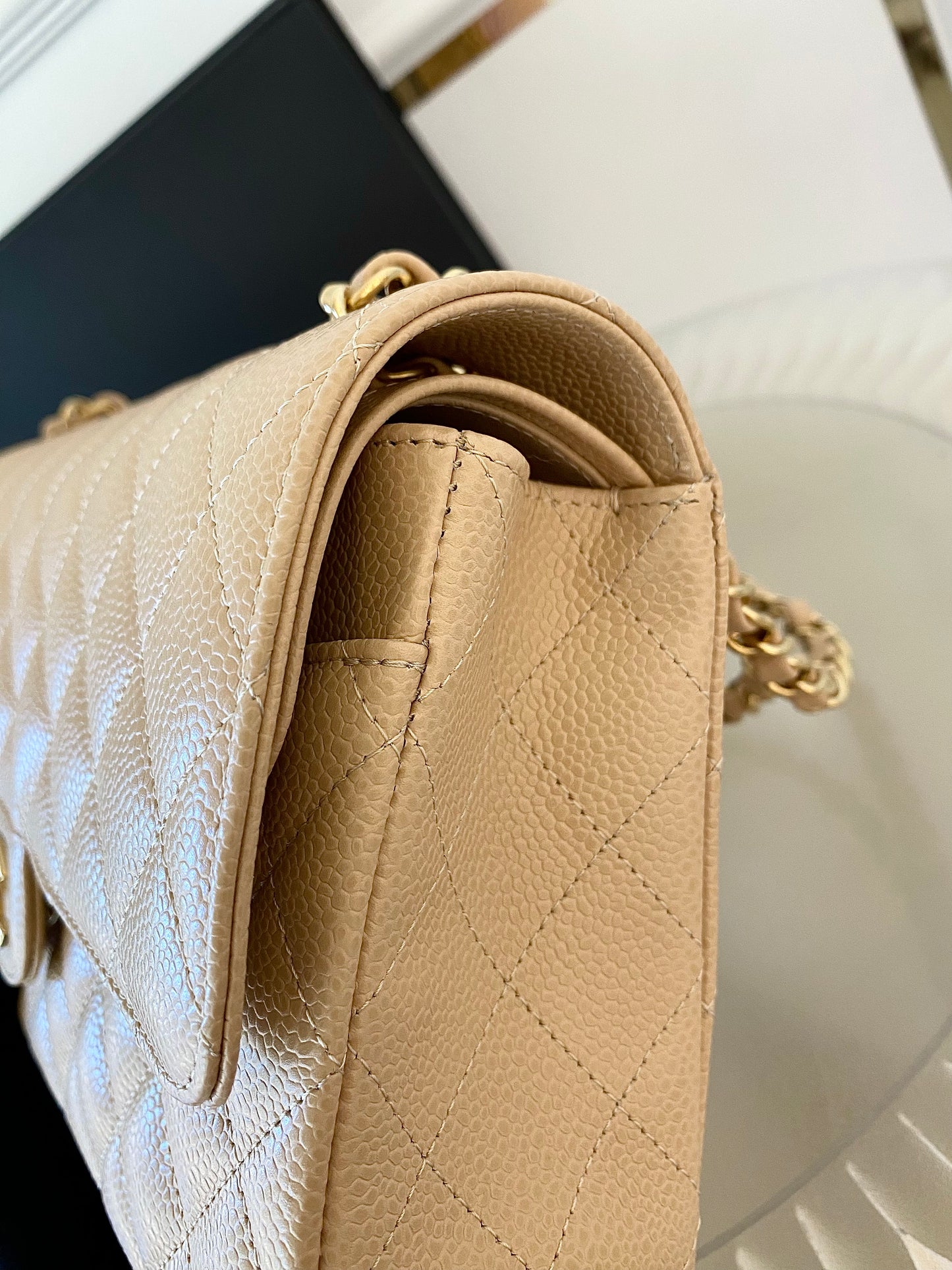 CHANELMedium Classic Double Flap Beige GHW