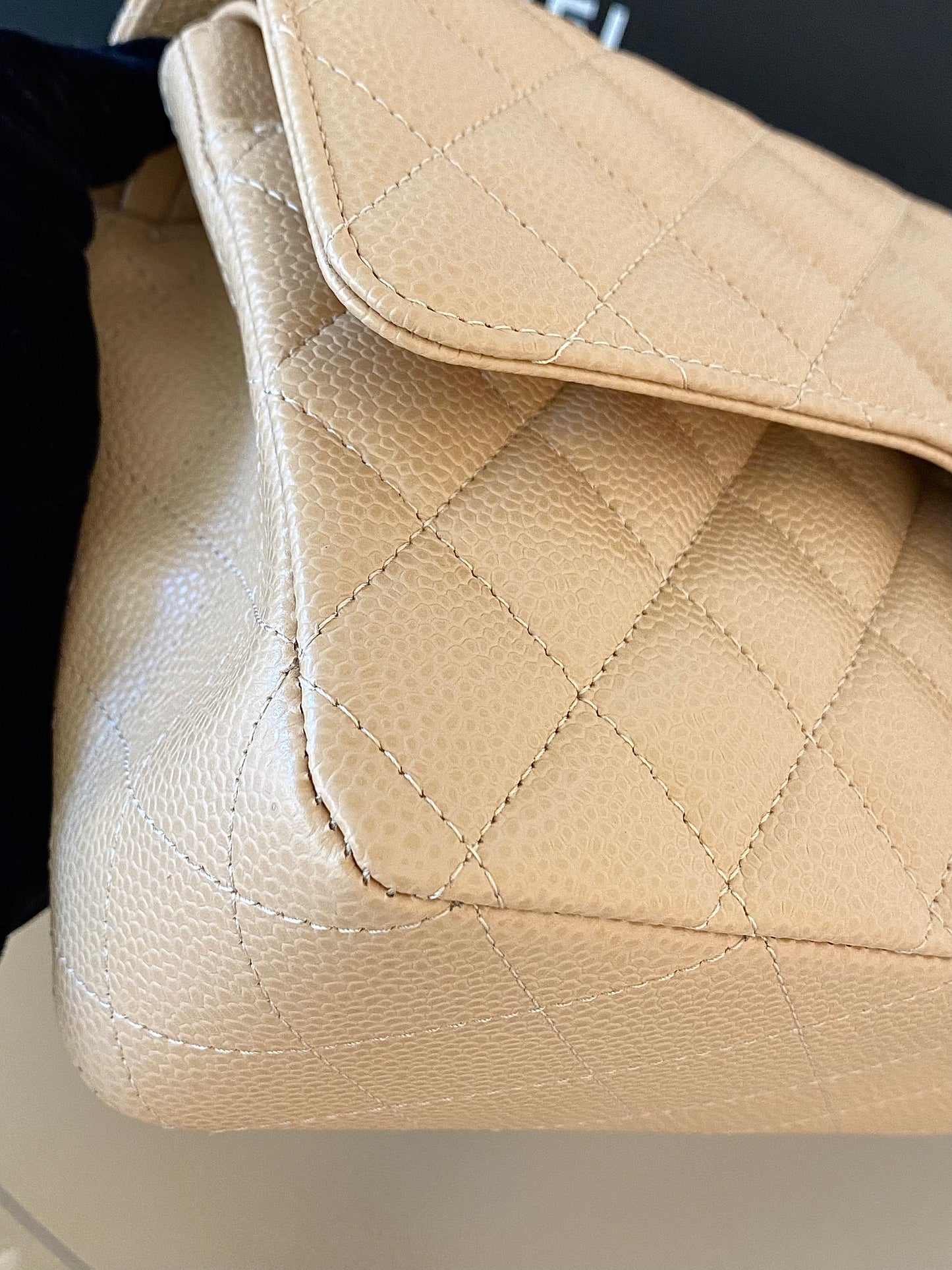 CHANELMedium Classic Double Flap Beige GHW