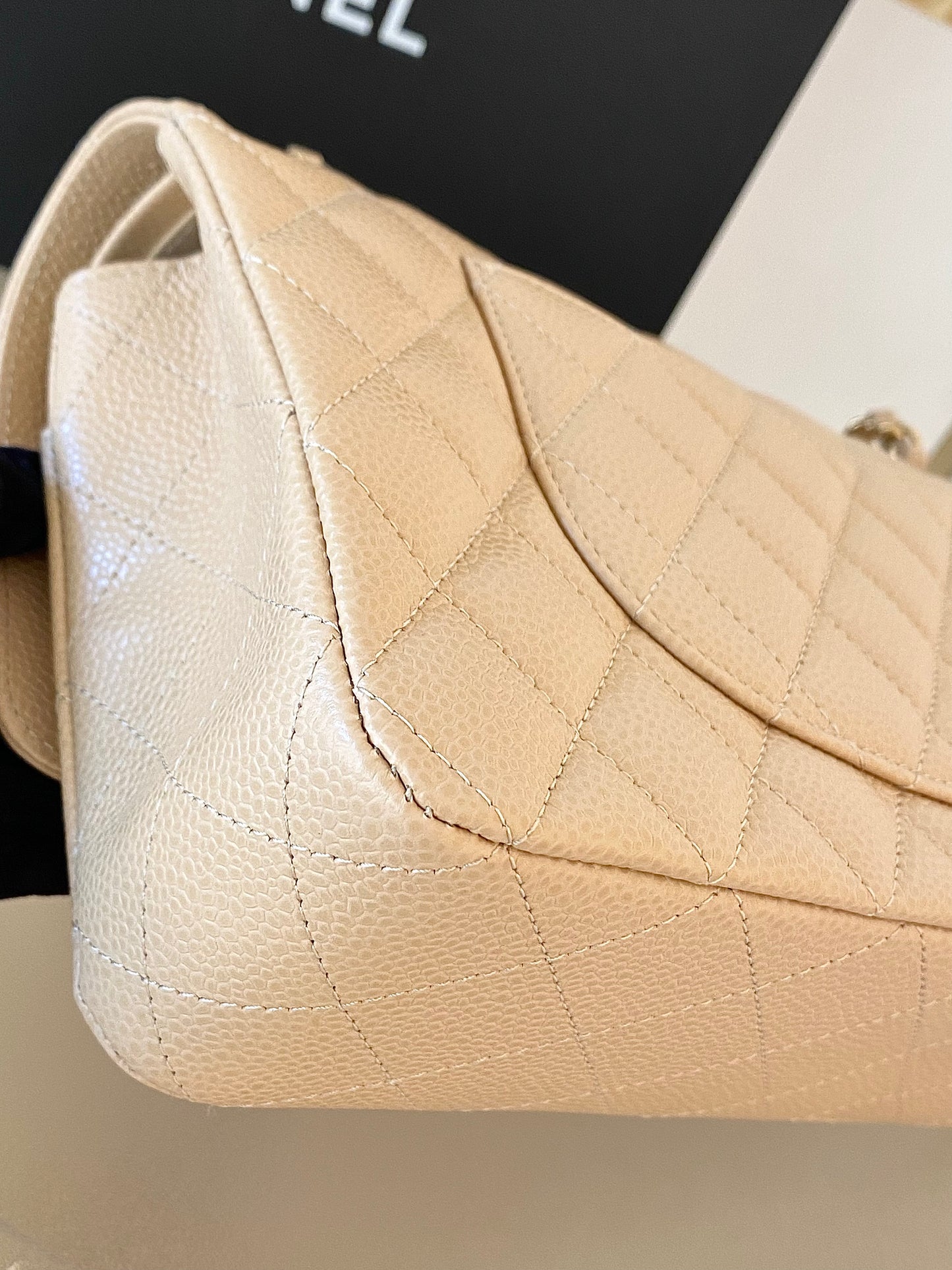 CHANELMedium Classic Double Flap Beige GHW