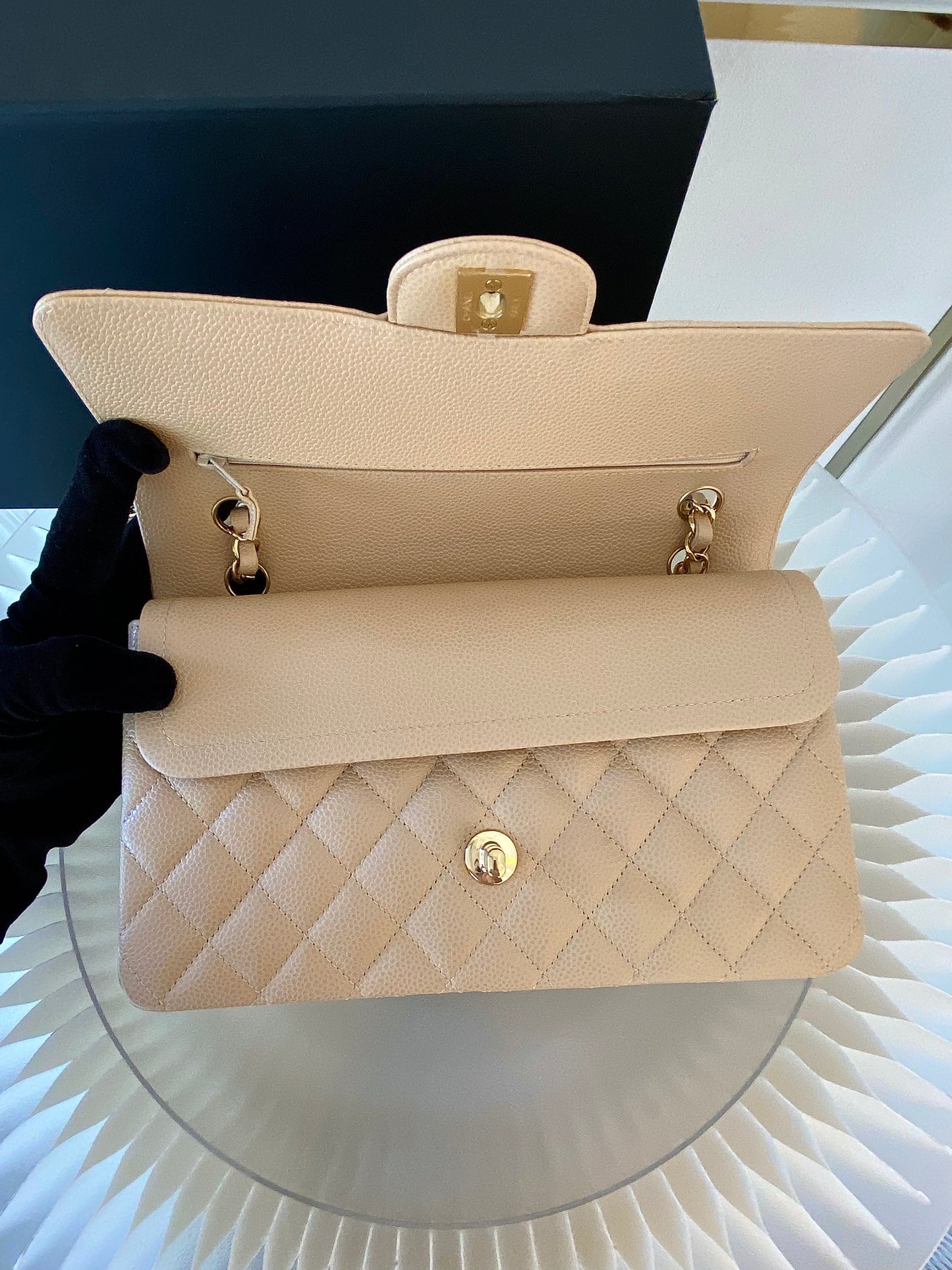 CHANELMedium Classic Double Flap Beige GHW