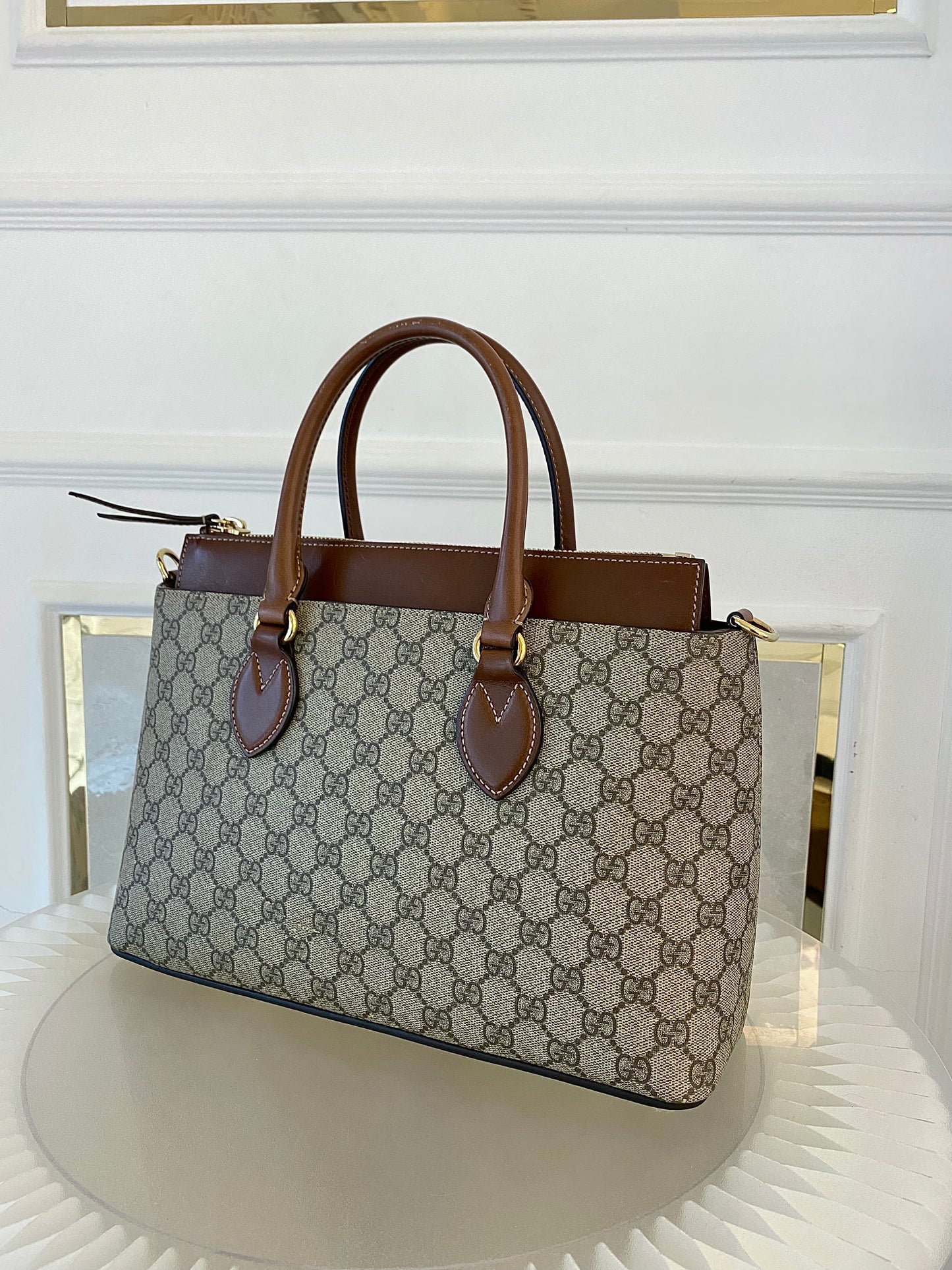 GUCCI Gg Supreme Medium  2way Zip-Top Tote Bag