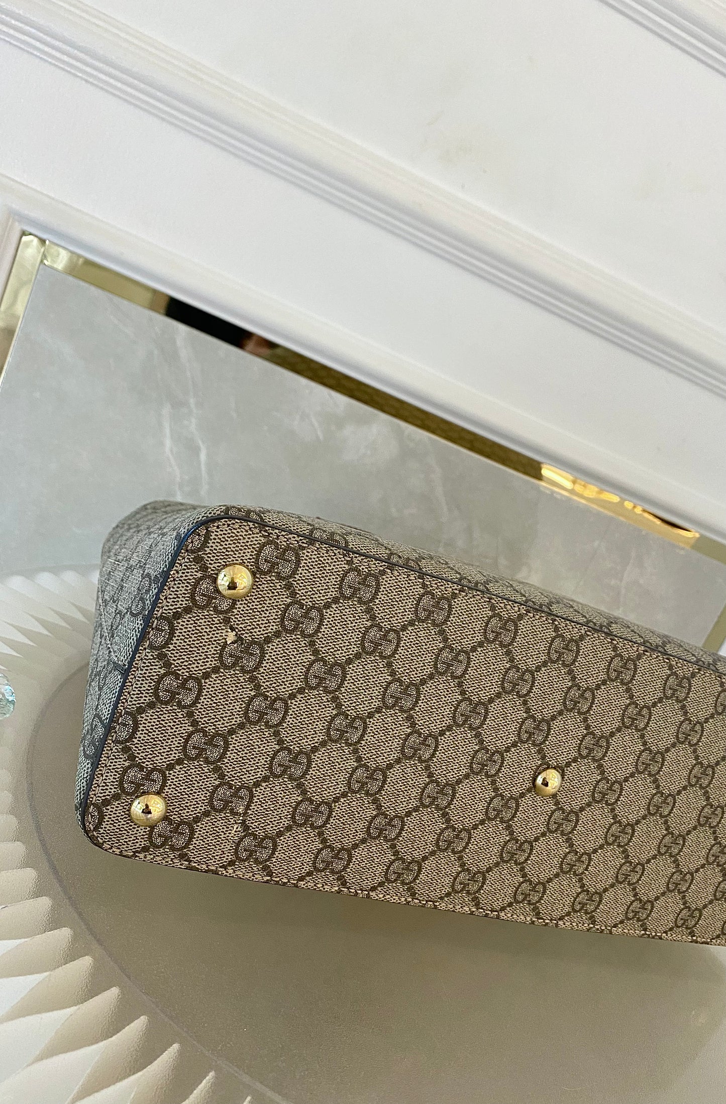 GUCCI Gg Supreme Medium  2way Zip-Top Tote Bag