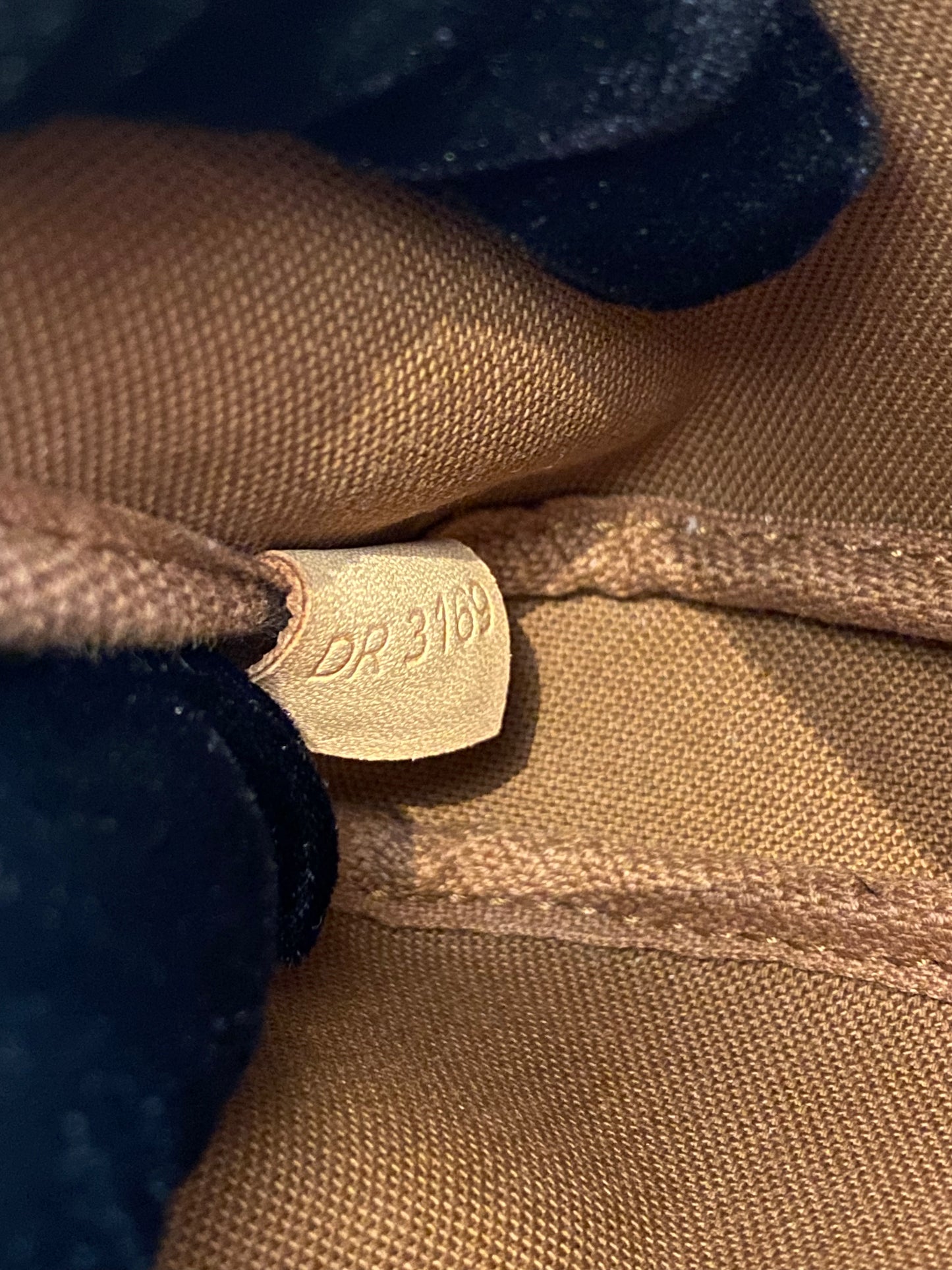 LOUIS VUITTON Multi Pochette Monogram Pink Strap