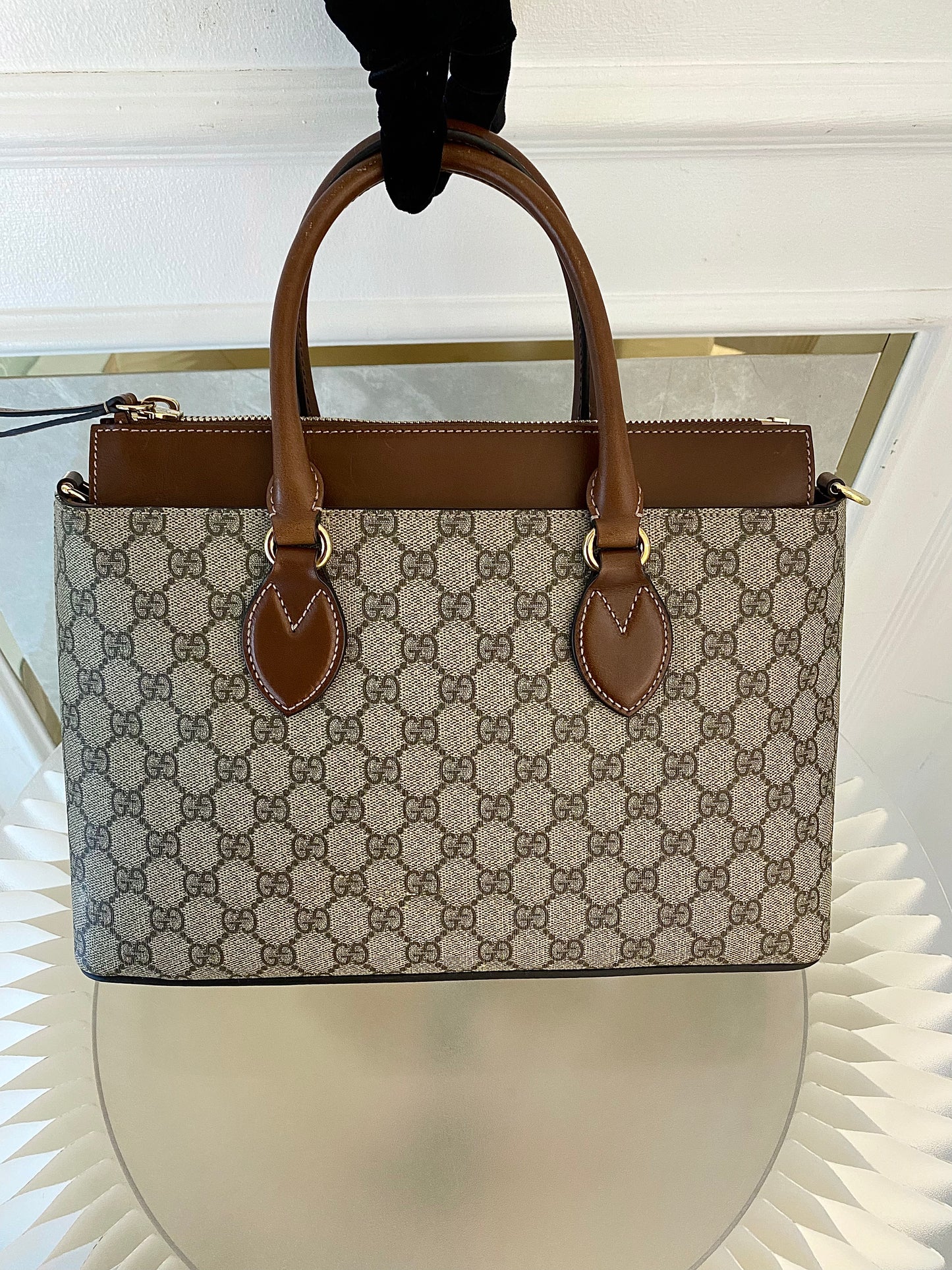 GUCCI Gg Supreme Medium  2way Zip-Top Tote Bag