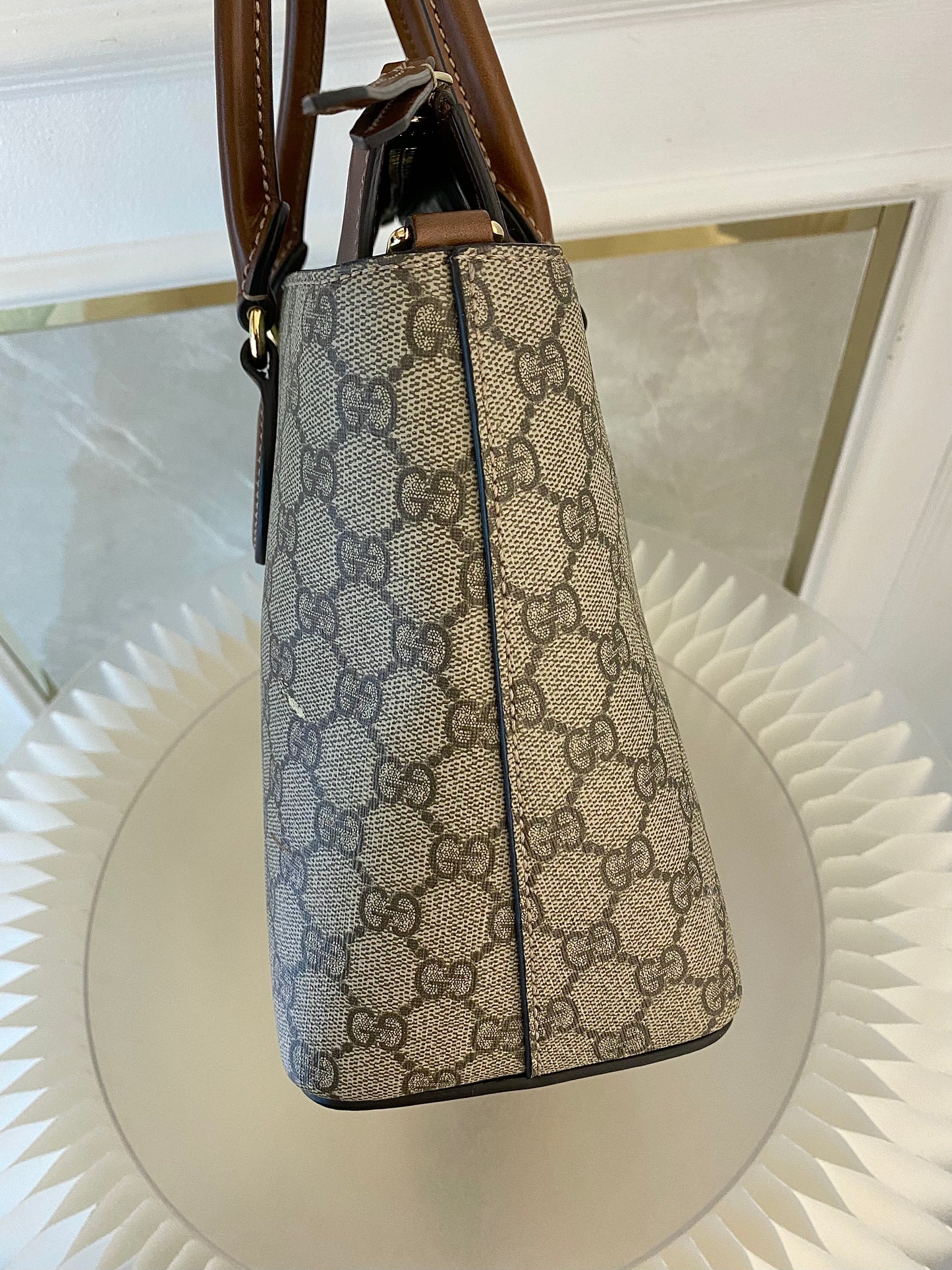 GUCCI Gg Supreme Medium  2way Zip-Top Tote Bag