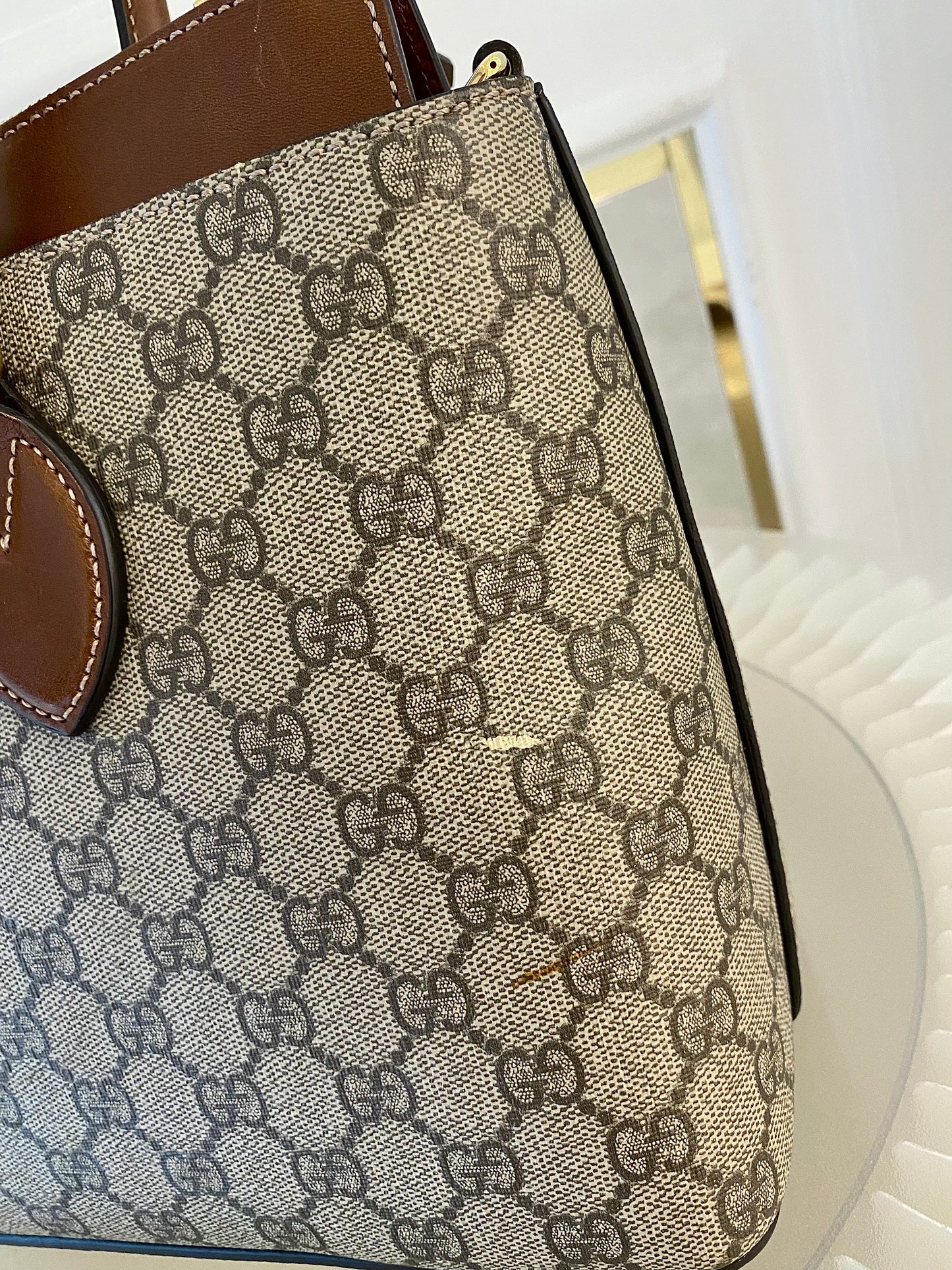 GUCCI Gg Supreme Medium  2way Zip-Top Tote Bag