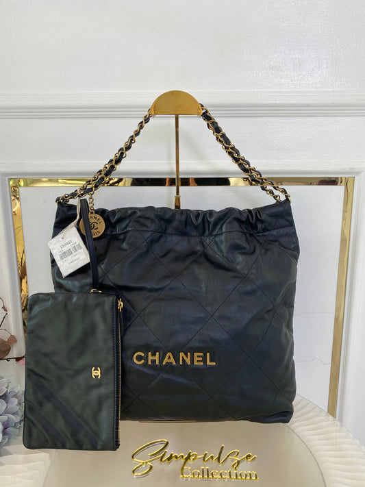 Chanel 22 Medium GHW