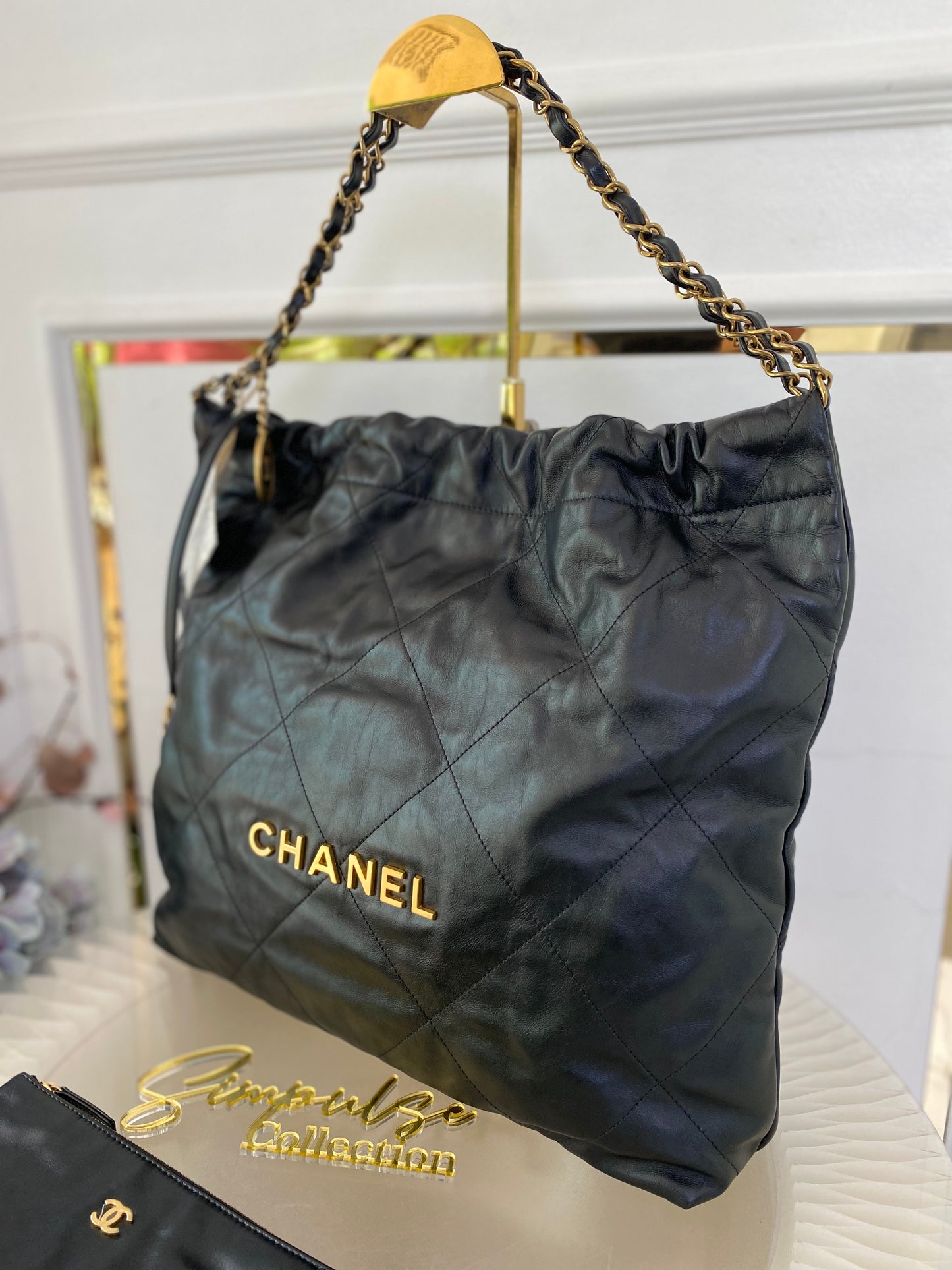 Chanel 22 Medium GHW