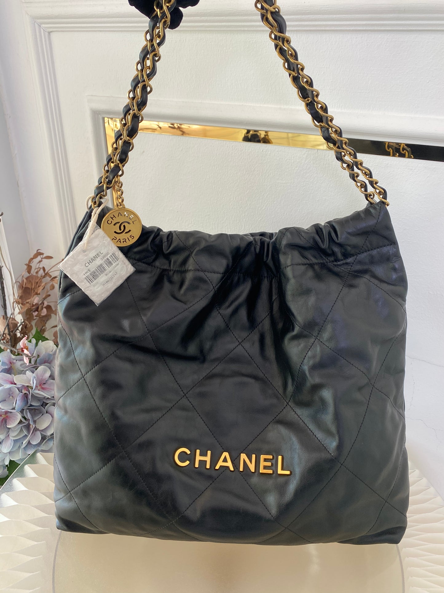 Chanel 22 Medium GHW