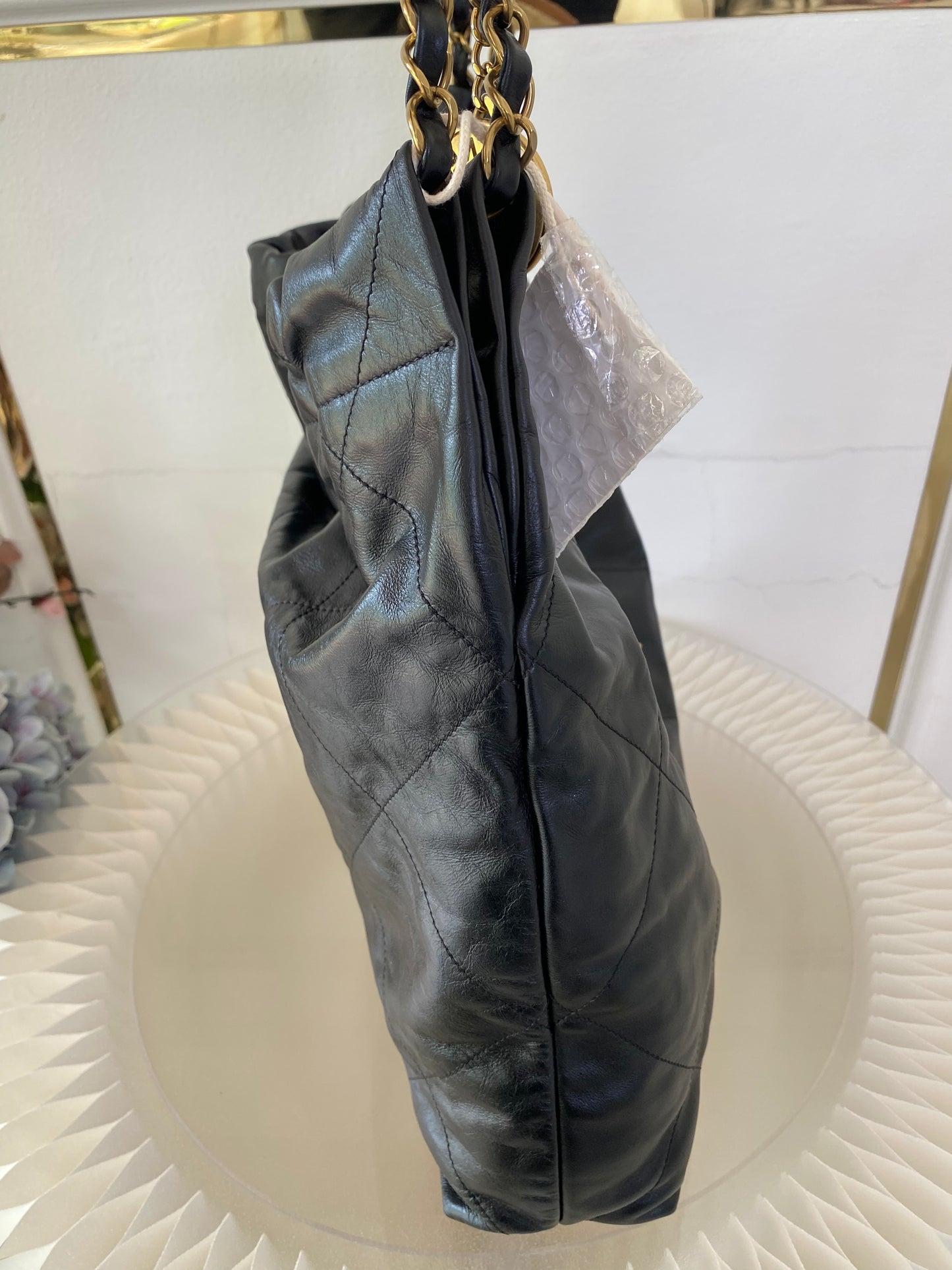 Chanel 22 Medium GHW