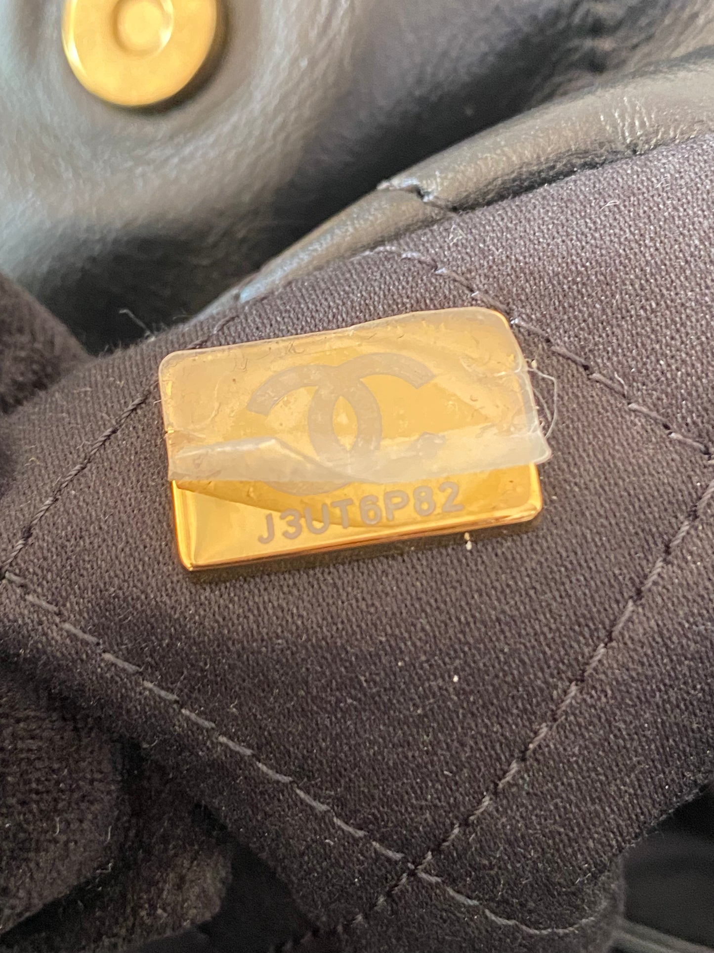 Chanel 22 Medium GHW