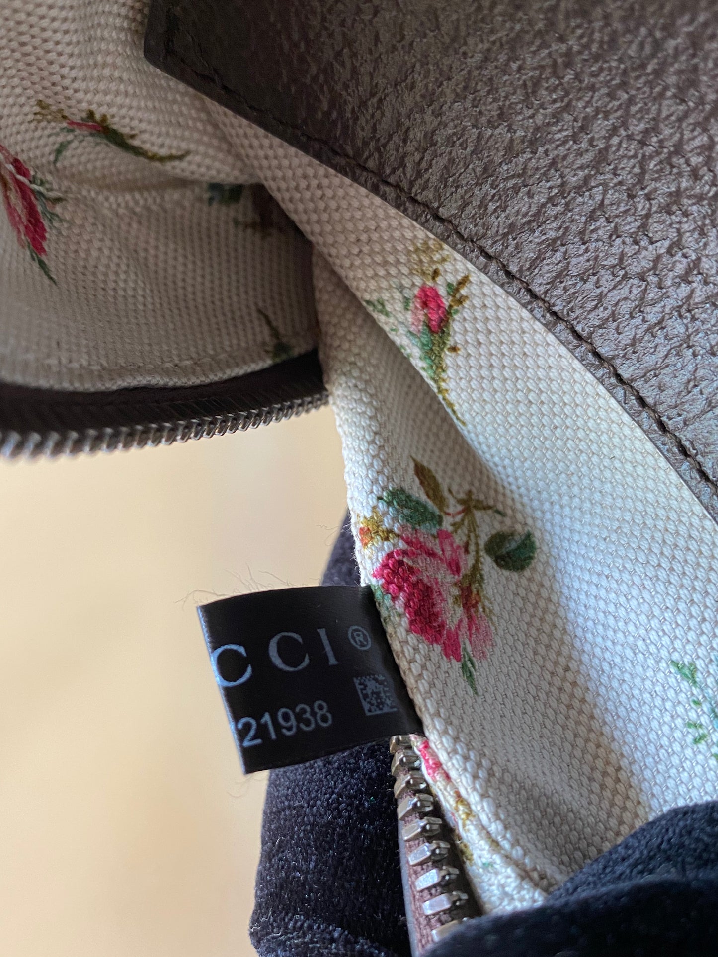 GUCCI Neo Gg Supreme Bag