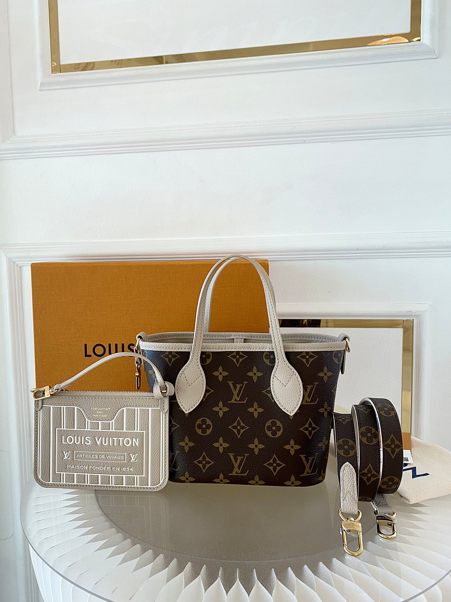 LOUIS VUITTON Reversible Neverfull Mini in Monogram Print