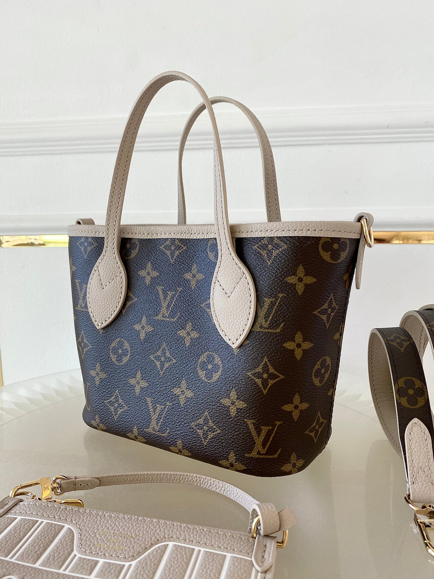 LOUIS VUITTON Reversible Neverfull Mini in Monogram Print