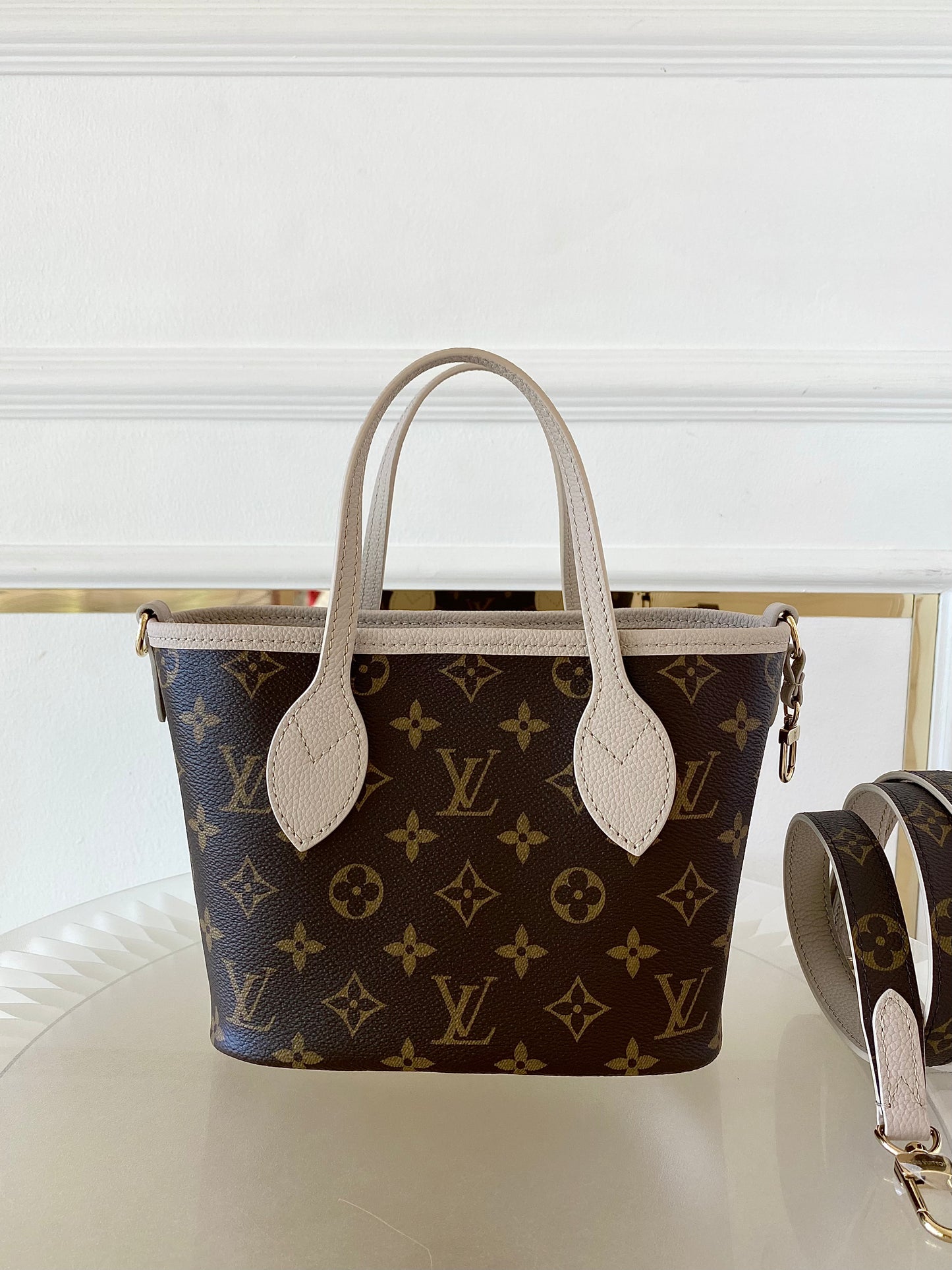LOUIS VUITTON Reversible Neverfull Mini in Monogram Print