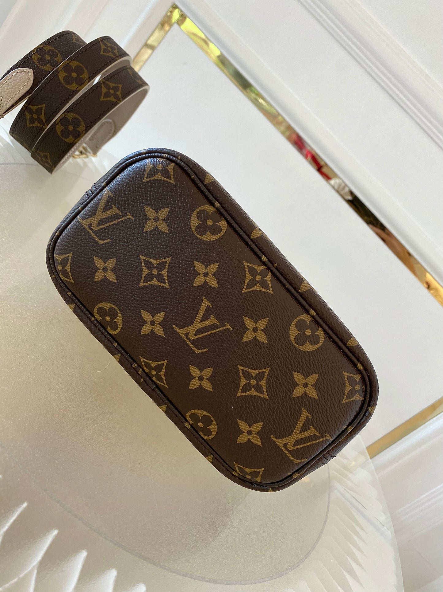LOUIS VUITTON Reversible Neverfull Mini in Monogram Print