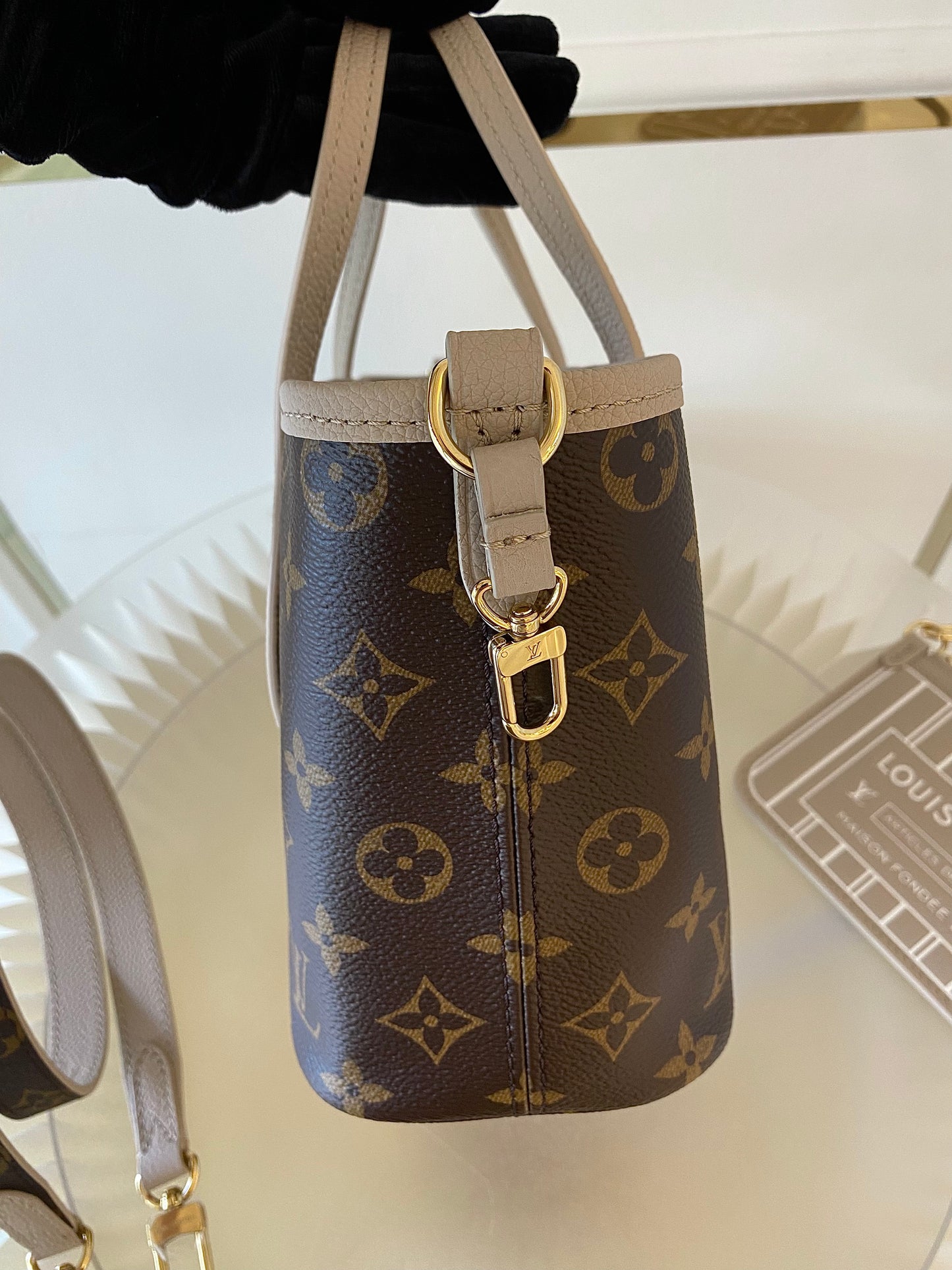 LOUIS VUITTON Reversible Neverfull Mini in Monogram Print