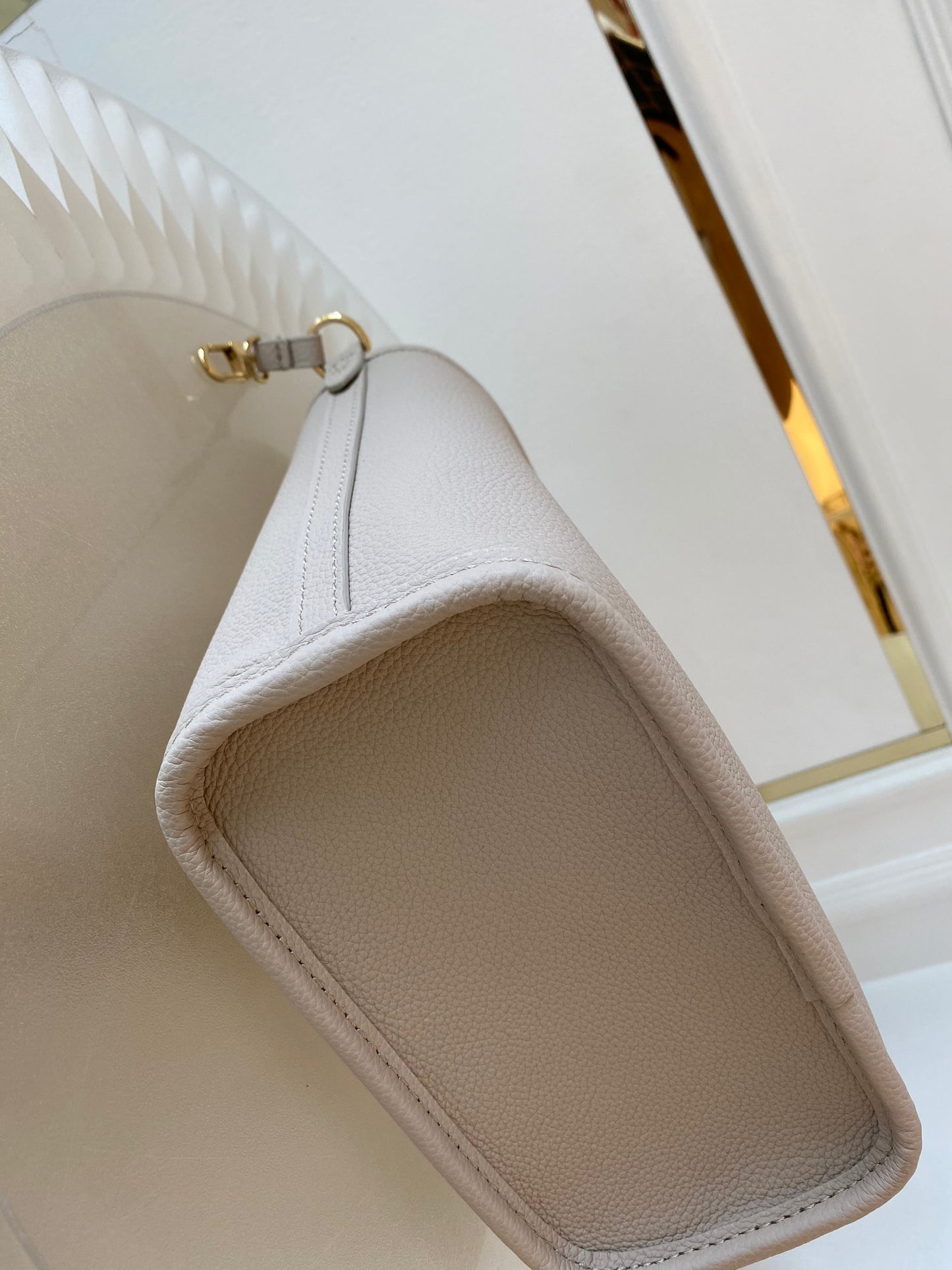 LOUIS VUITTON Reversible Neverfull Mini in Monogram Print