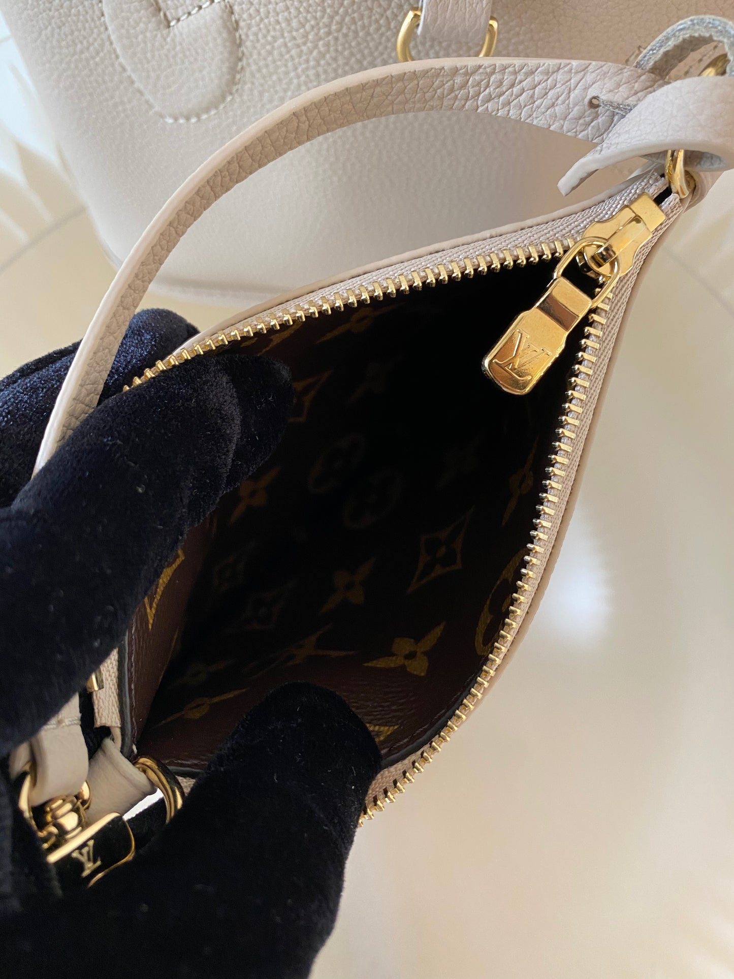 LOUIS VUITTON Reversible Neverfull Mini in Monogram Print