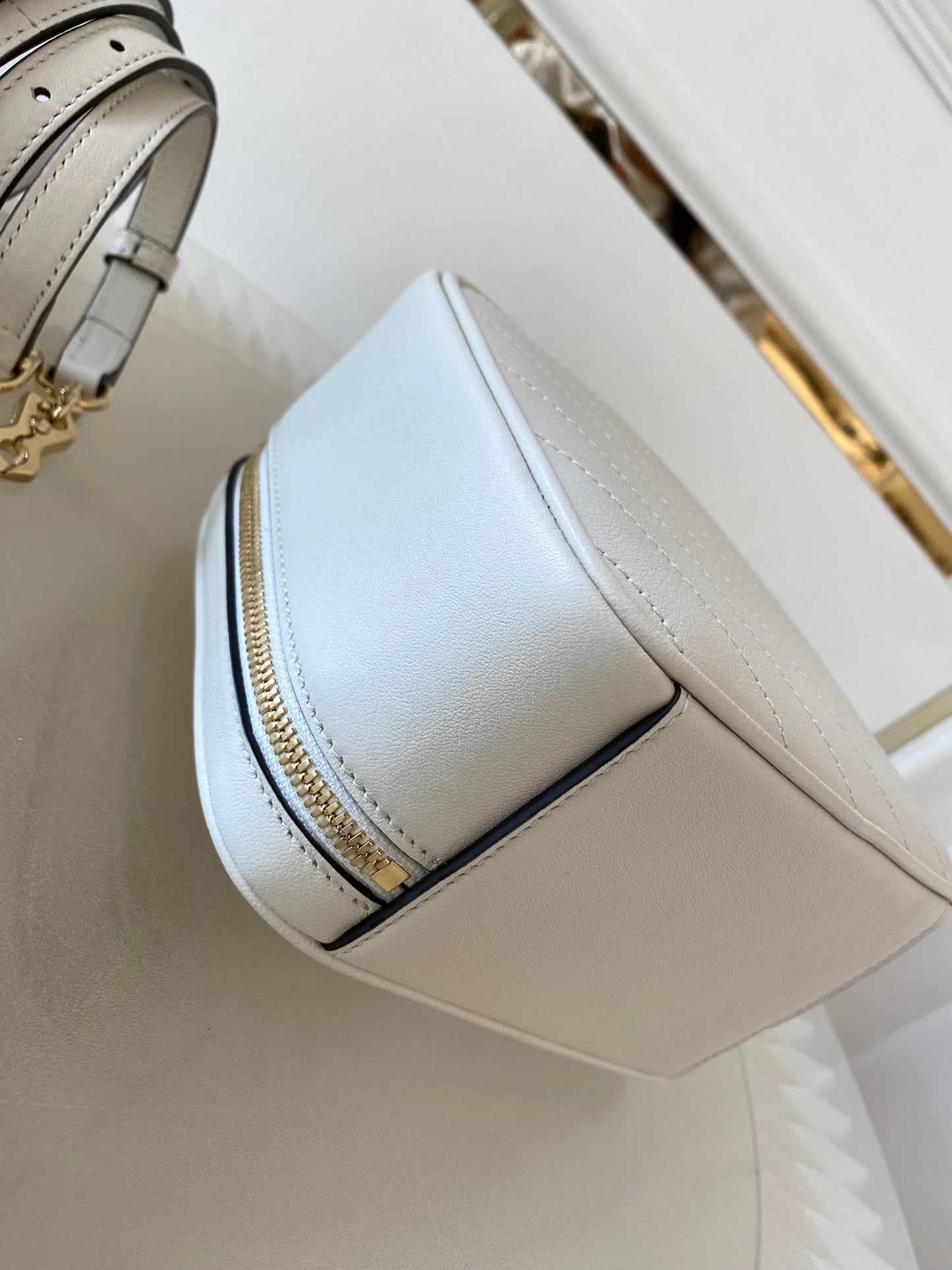GUCCI Blondie 2-Way Top Handle Bag