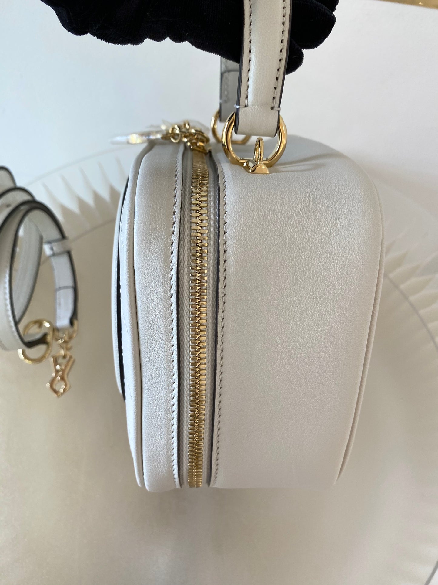 GUCCI Blondie 2-Way Top Handle Bag
