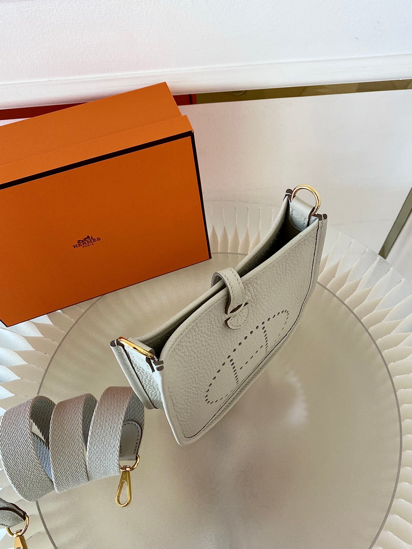 Hermes Evelyne TPM Beton GHW