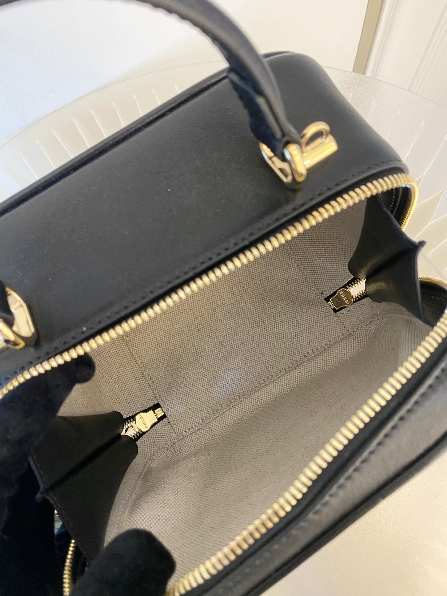 GUCCI Blondie 2-Way Top Handle Bag