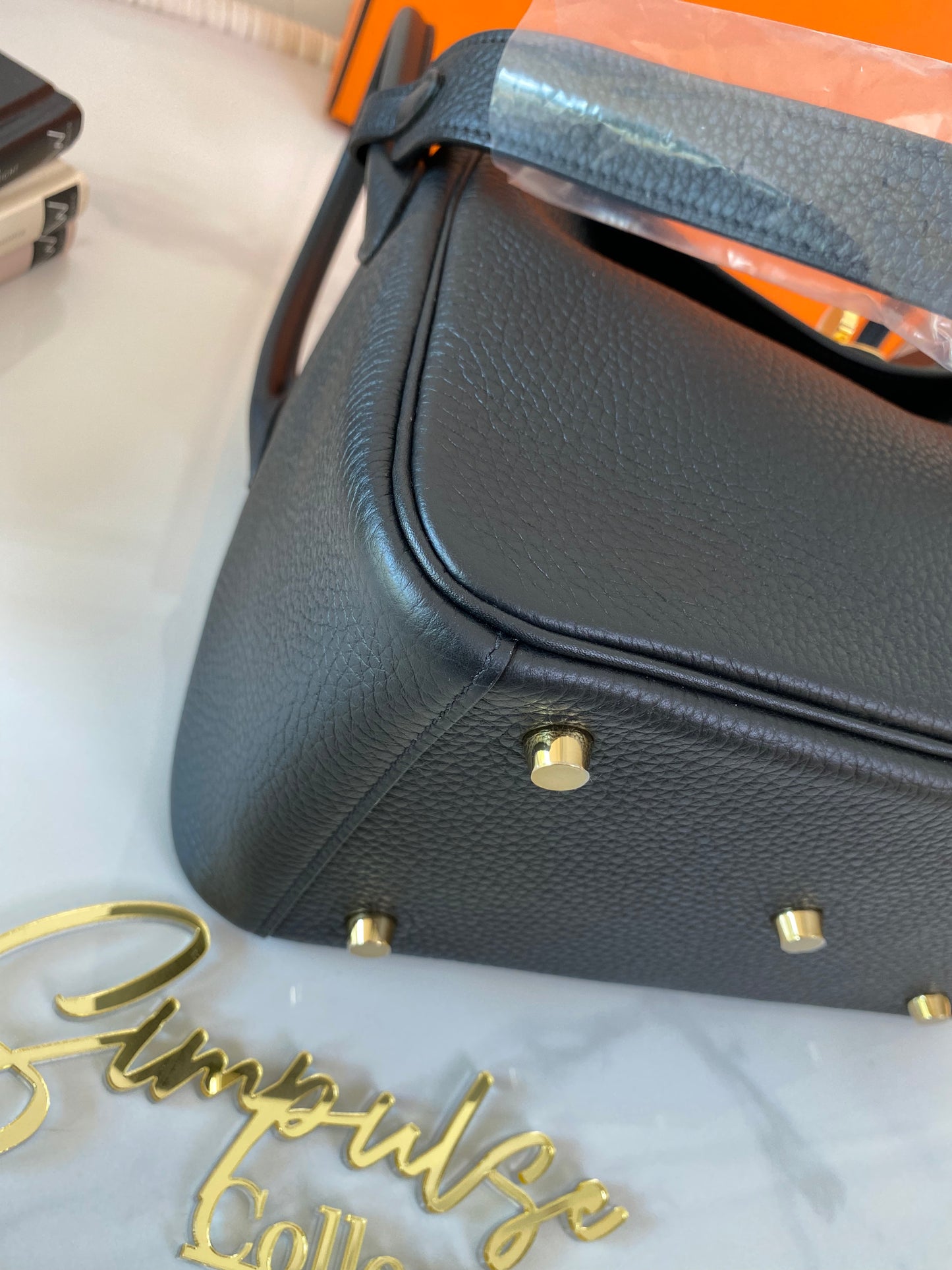 Hermes Lindy 26 Taurillon Clemence 89 Noir GHW