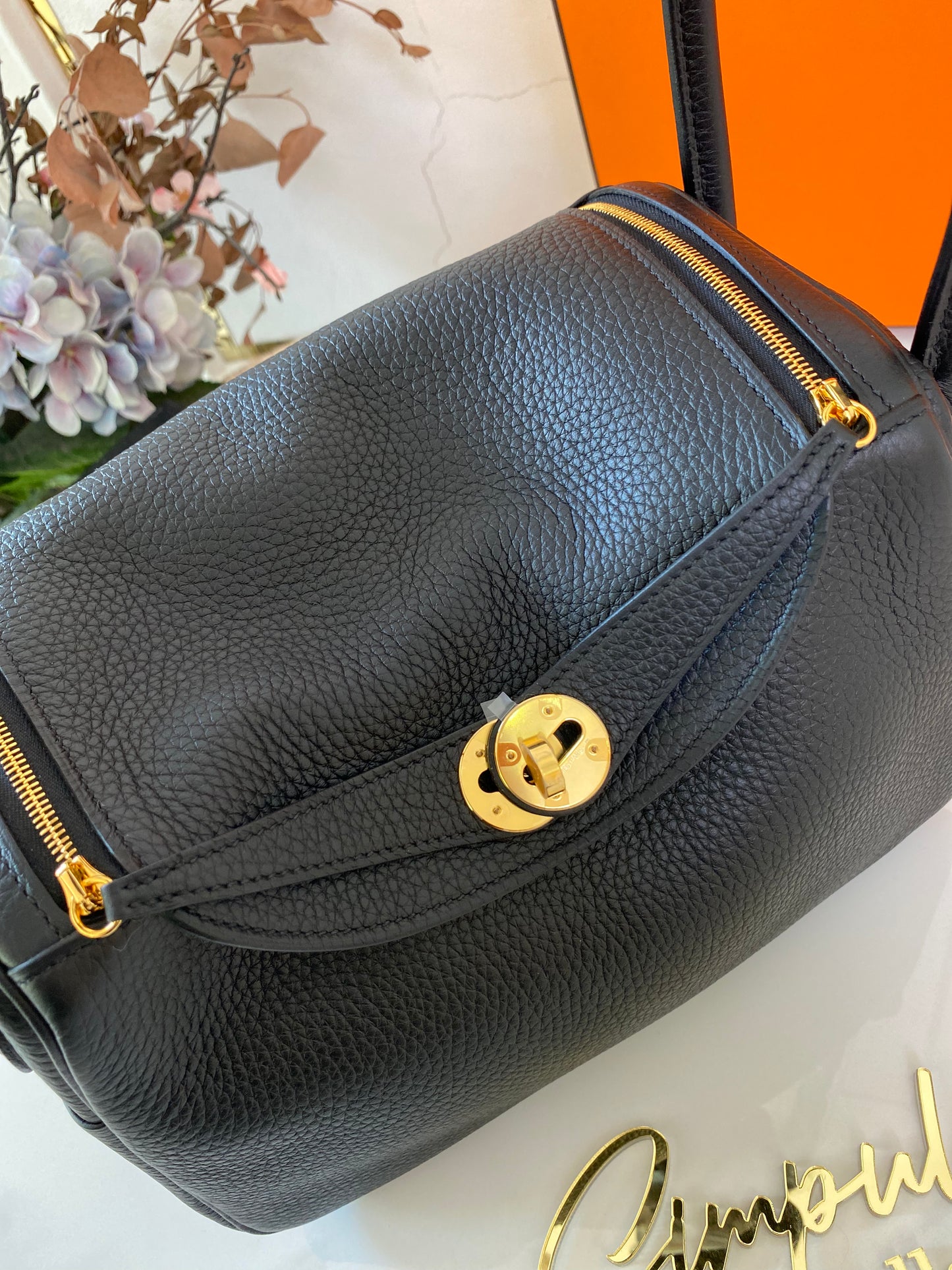 Hermes Lindy 26 Taurillon Clemence 89 Noir GHW