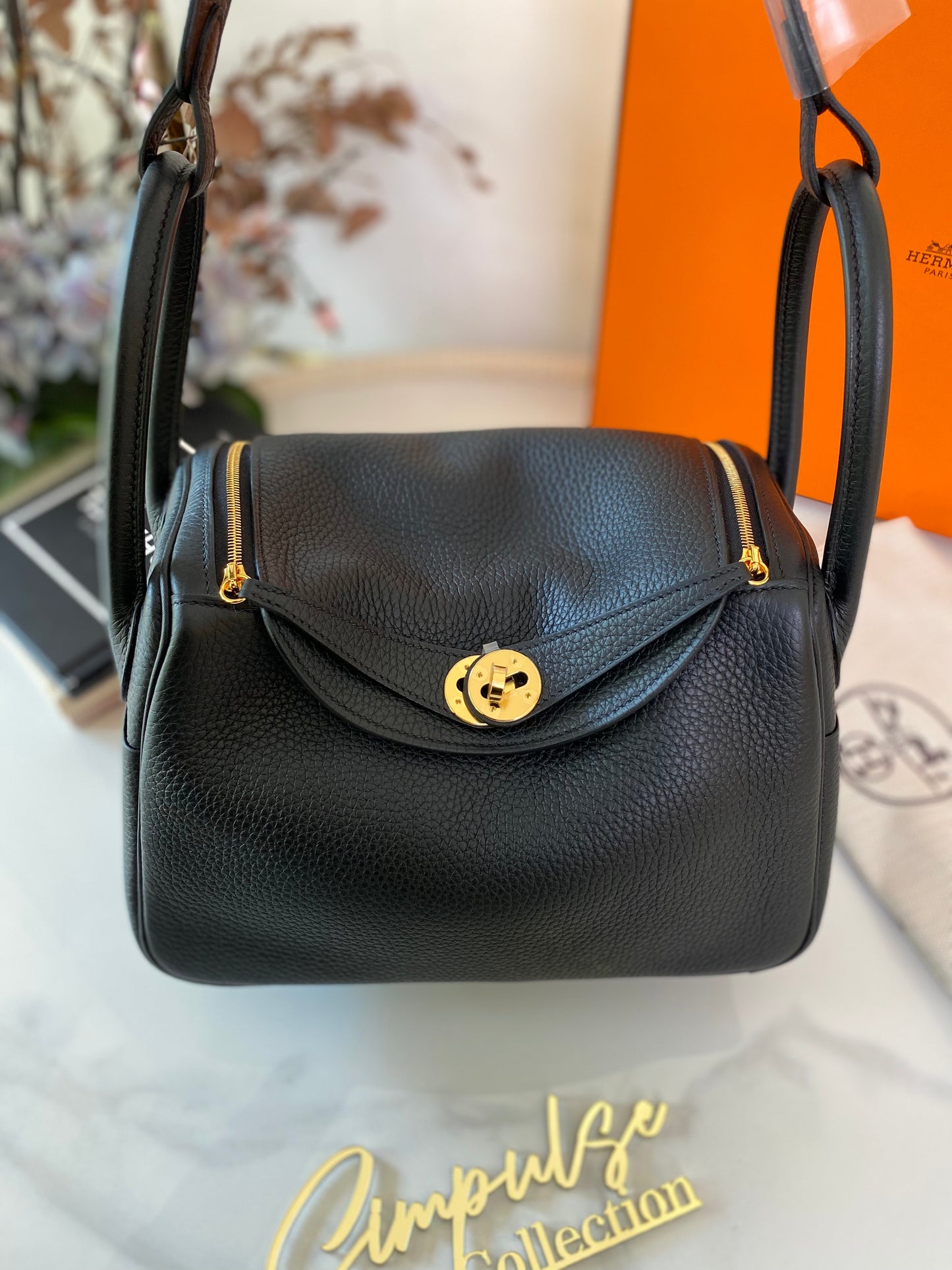 Hermes Lindy 26 Taurillon Clemence 89 Noir GHW