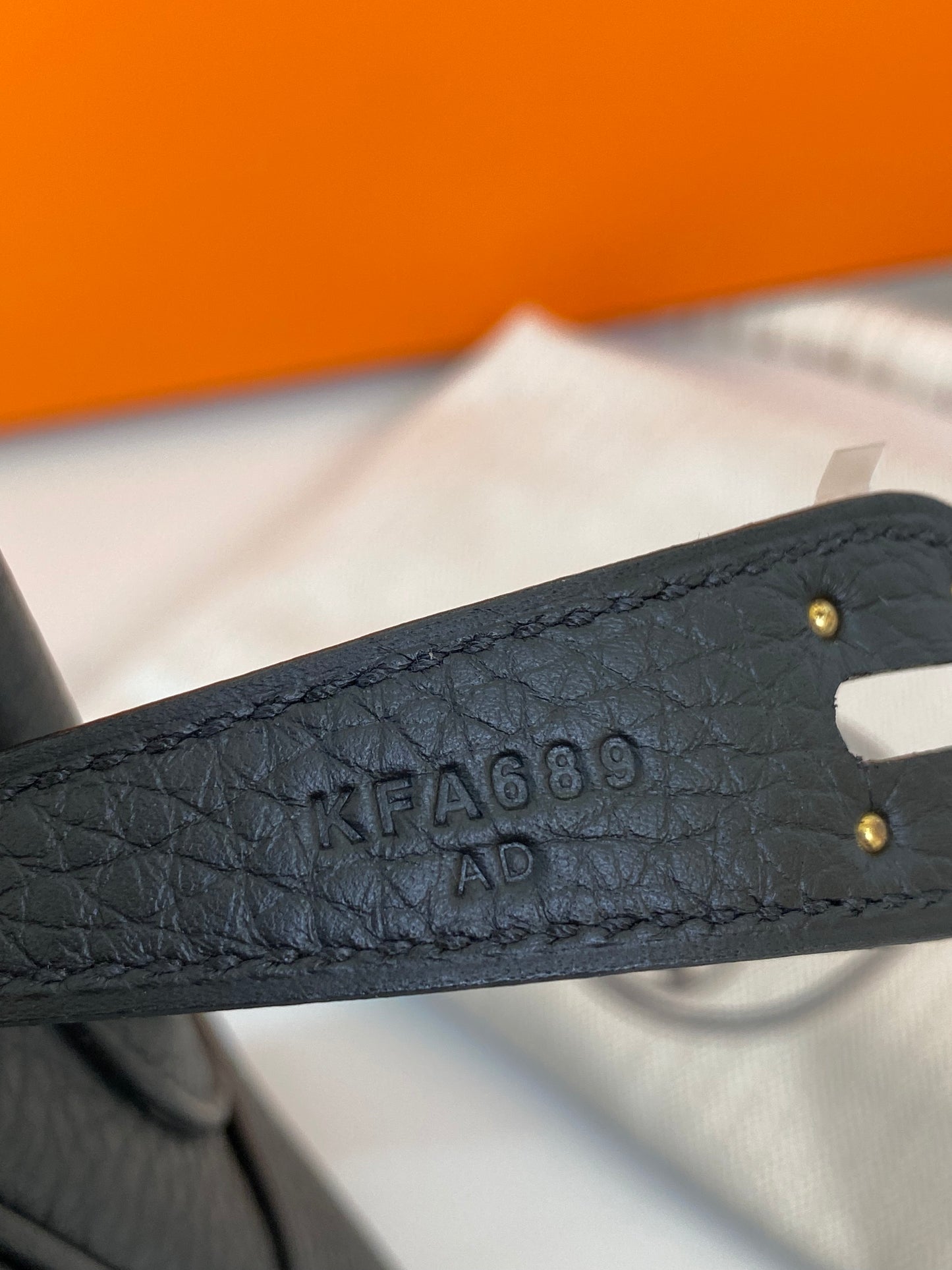 Hermes Lindy 26 Taurillon Clemence 89 Noir GHW