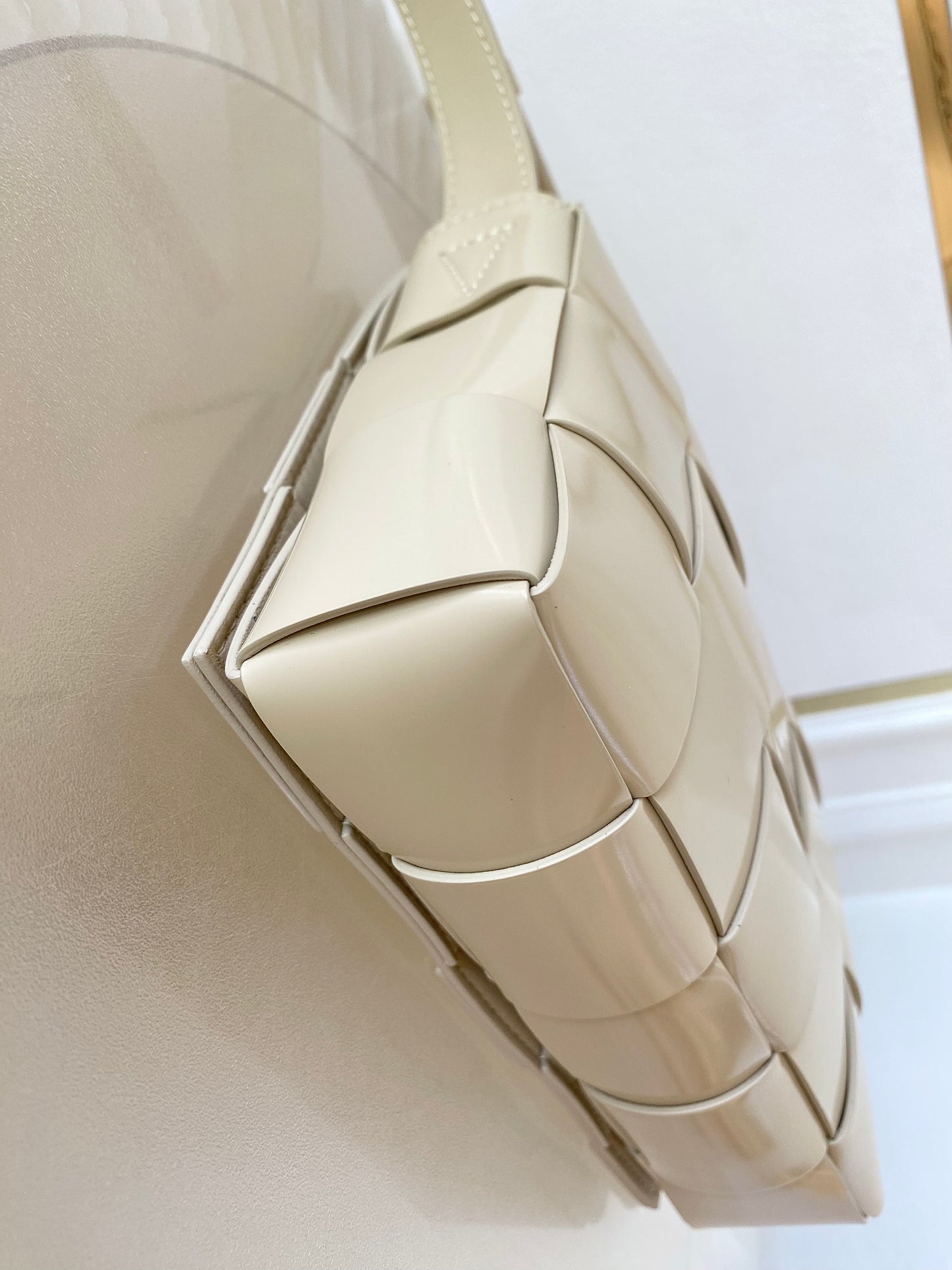BOTTEGA VENETA Cassette Beige in Leather Bag