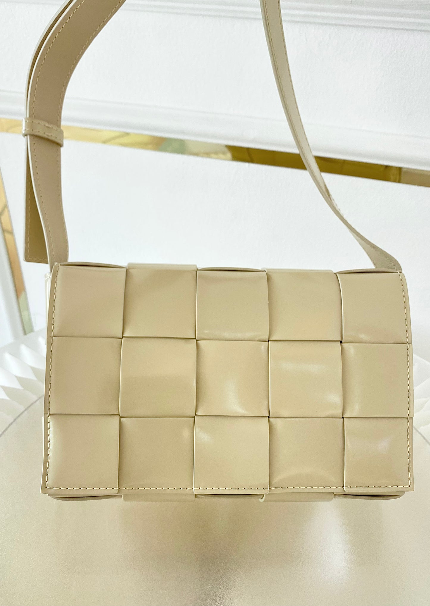 BOTTEGA VENETA Cassette Beige in Leather Bag