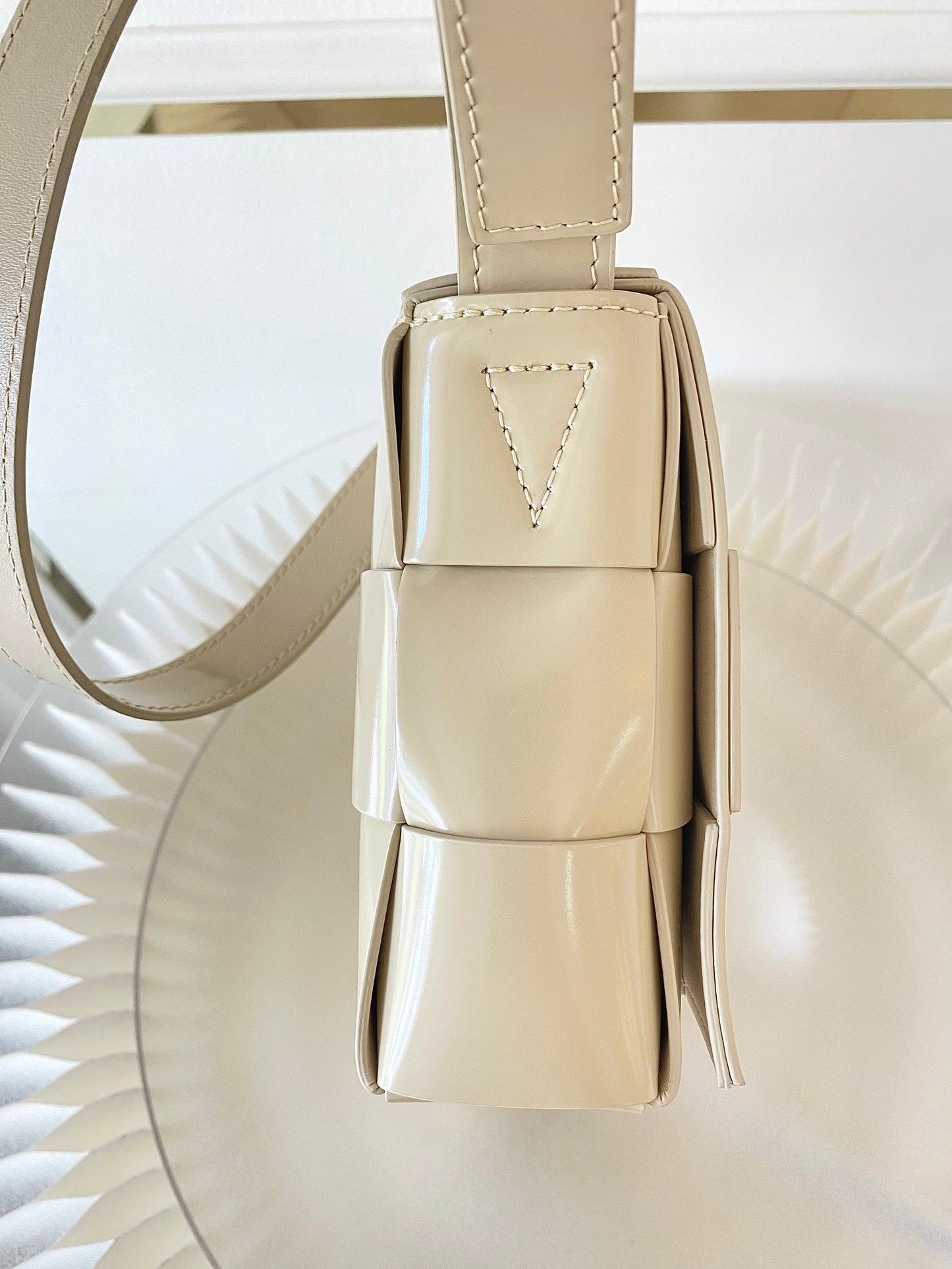 BOTTEGA VENETA Cassette Beige in Leather Bag