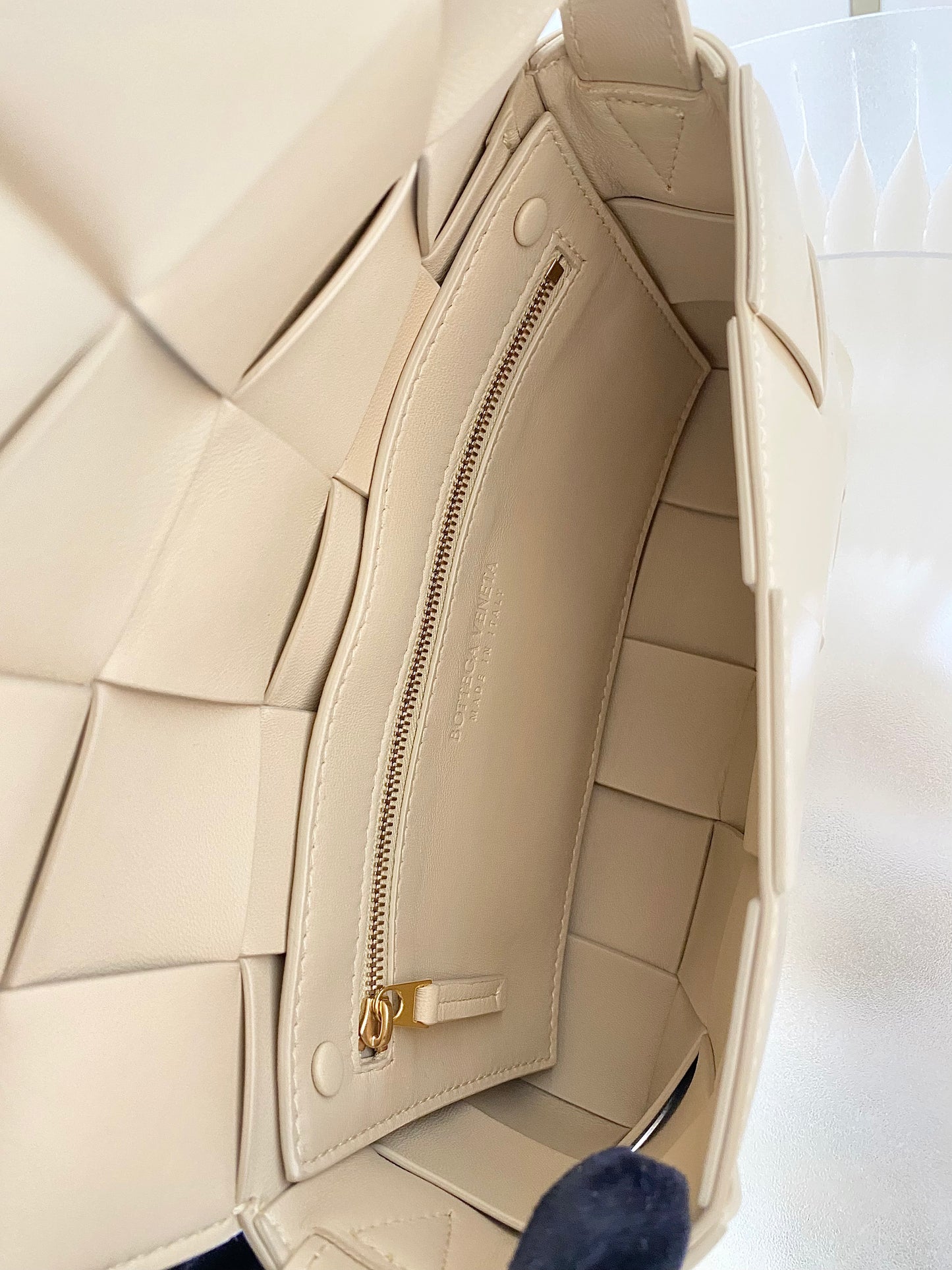 BOTTEGA VENETA Cassette Beige in Leather Bag