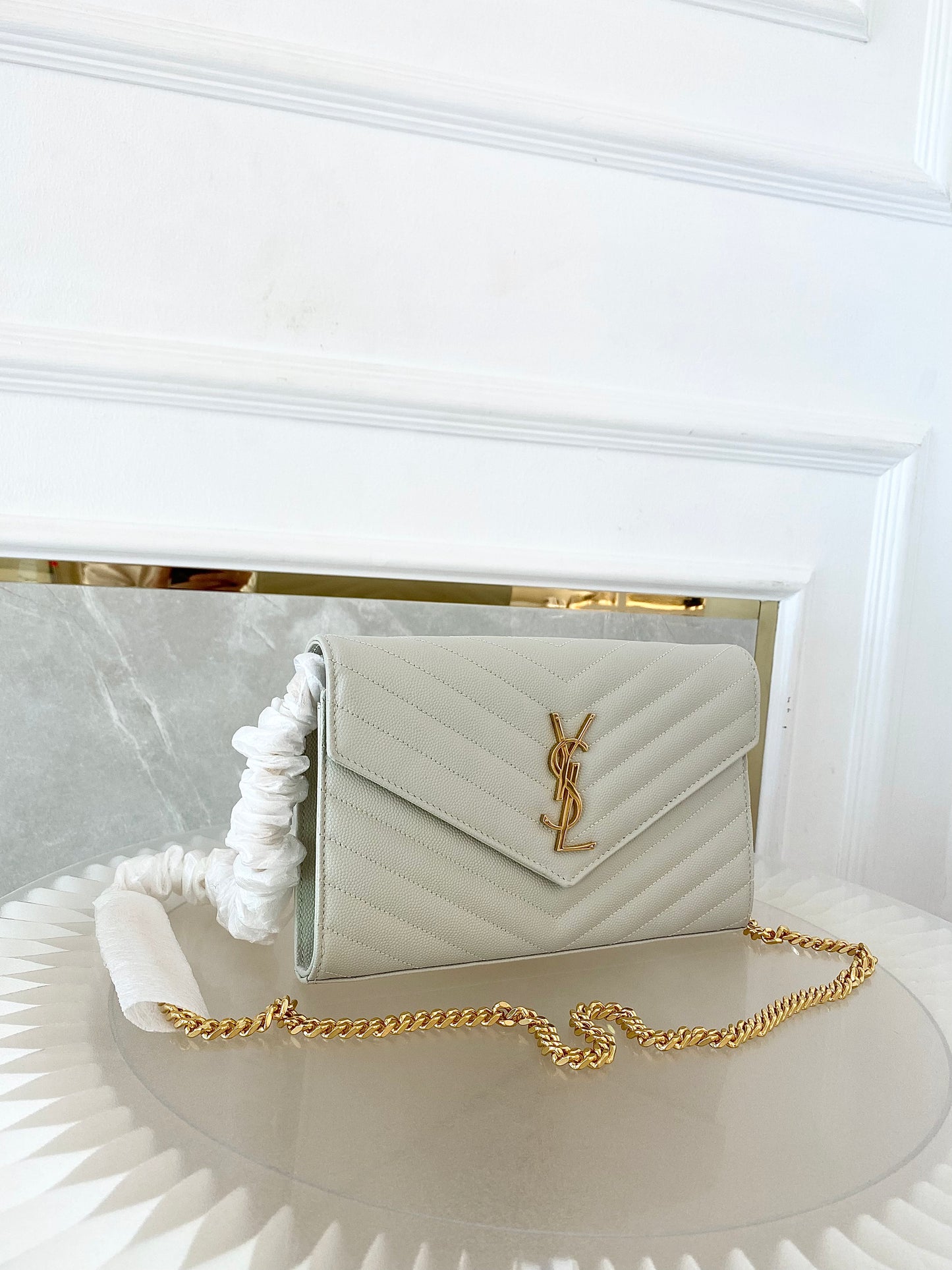 YVES SAINT LAURENT Cassandre Metelasse Envelope WOC GHW
