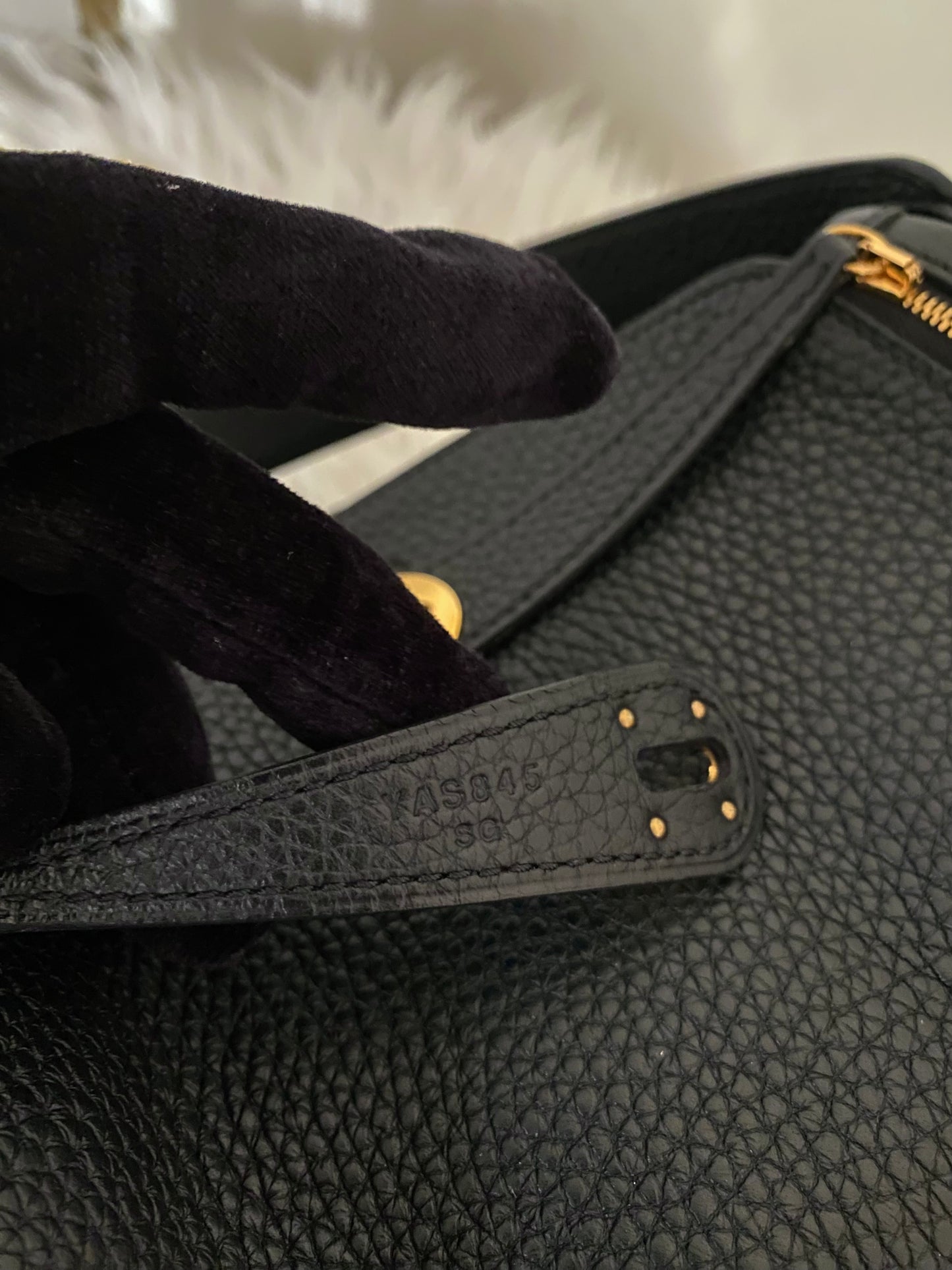 Hermes Lindy 26 Black GHW