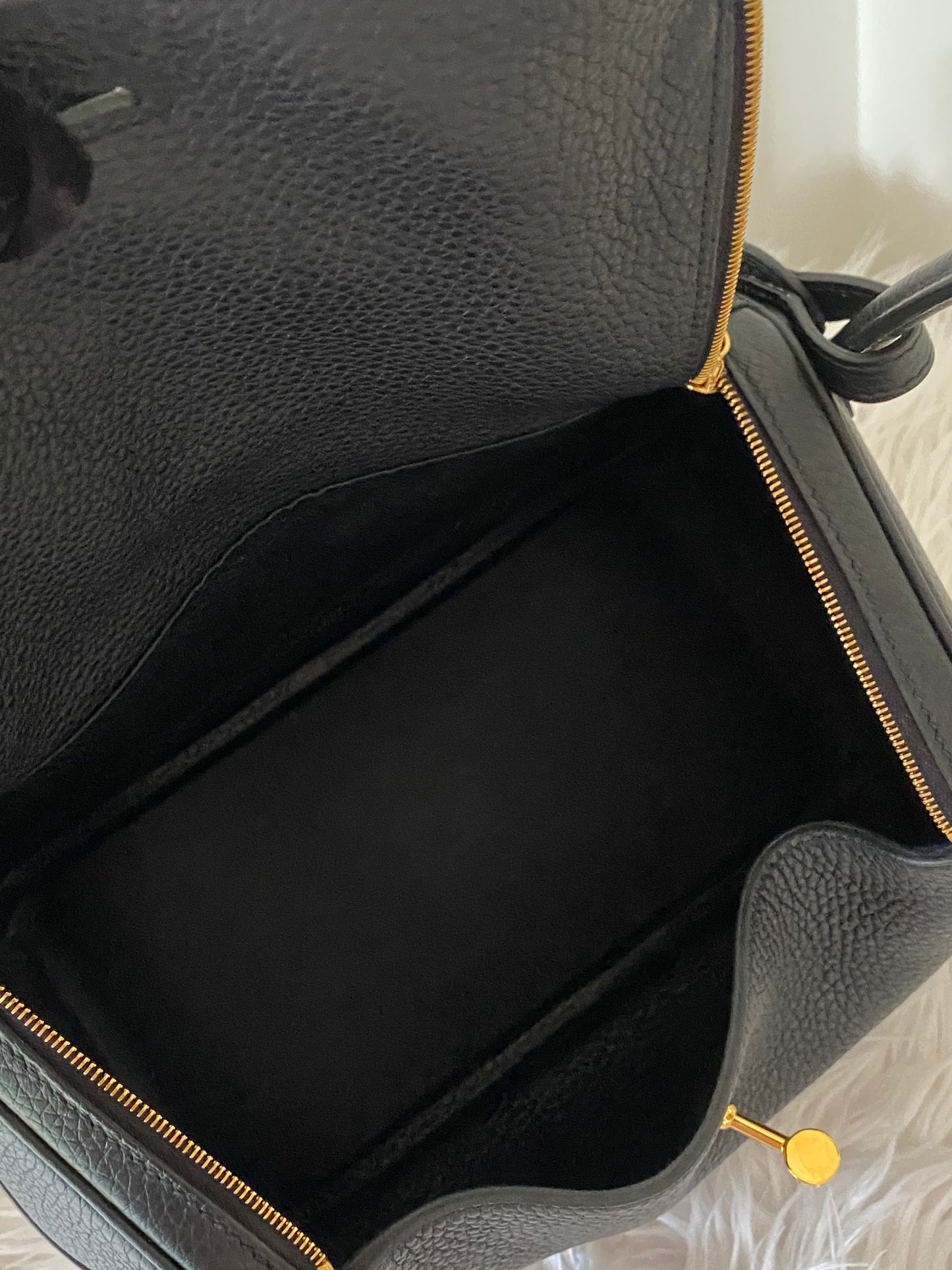 Hermes Lindy 26 Black GHW